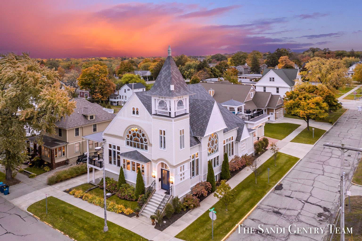 Home of the day -... - The Sandi Gentry Team-RE/MAX Lakeshore | Facebook