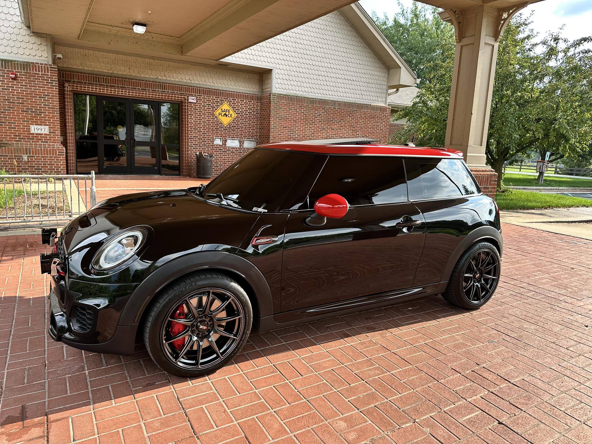 Hello all, at the moment my F56 JCW original wheels have the 205