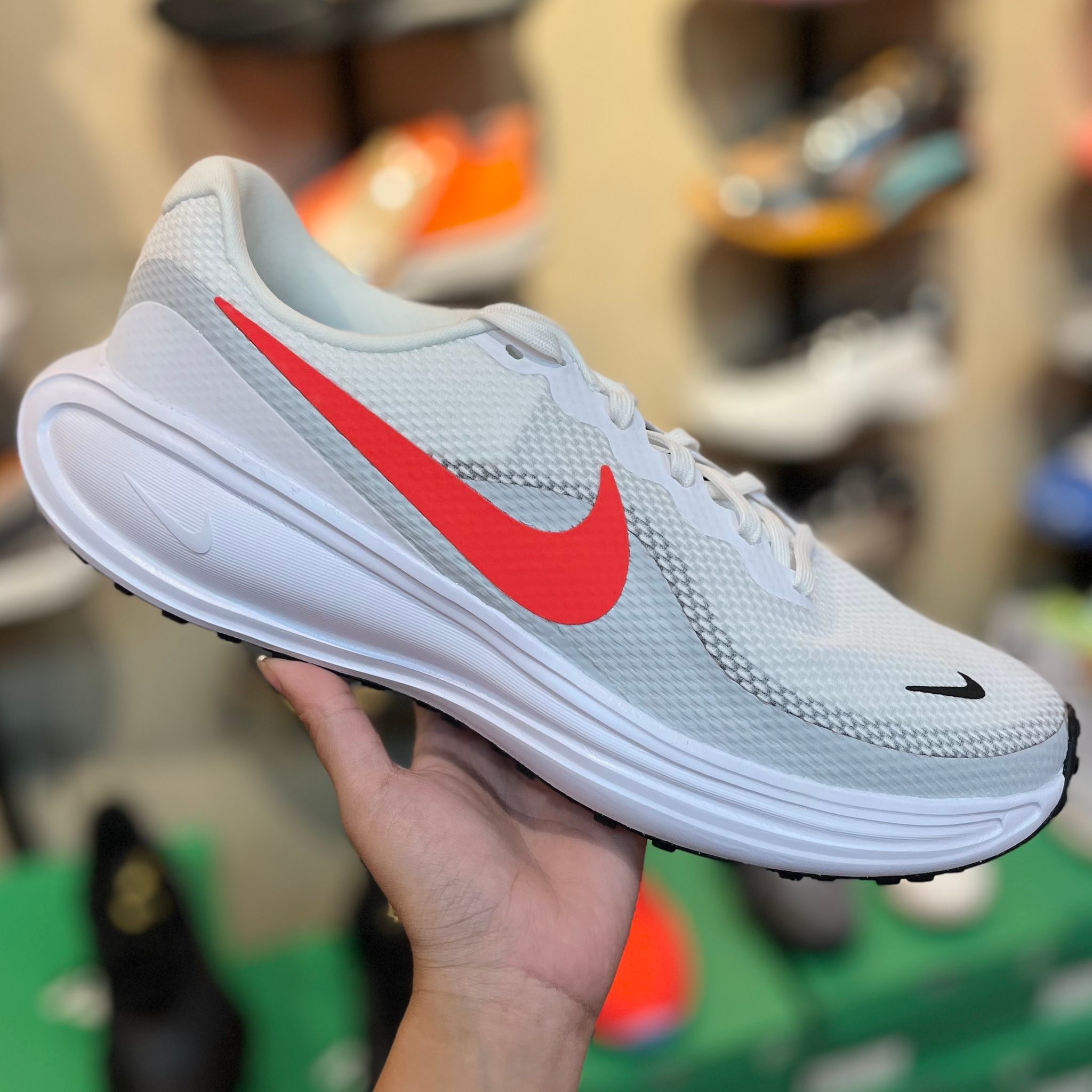 Nike Revolution 8 