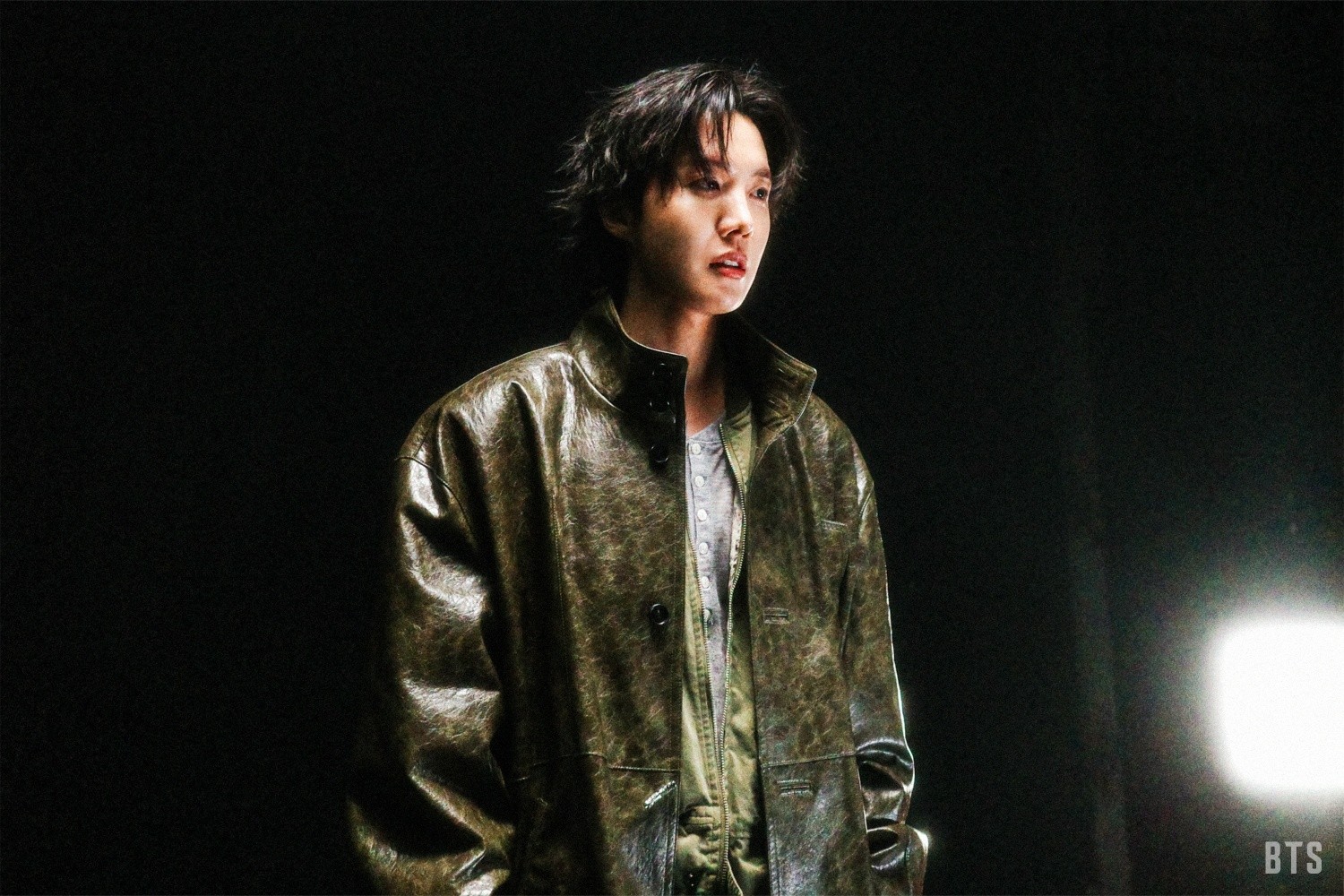 BTS 'Merry Go Round' MV Photo Sketch en weverse PT2