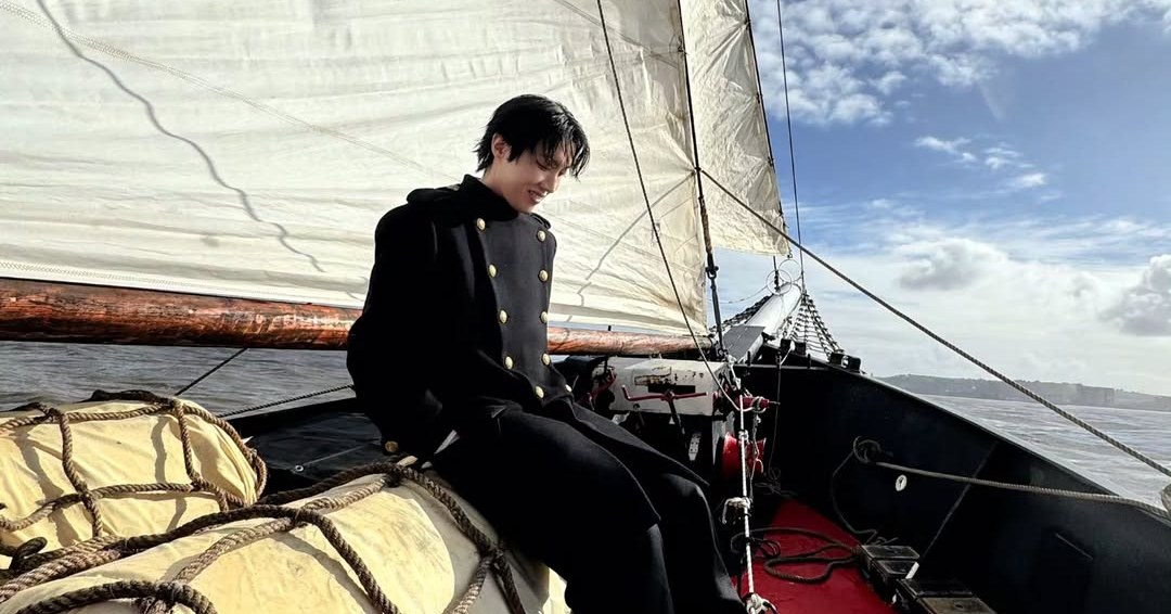 KEEP SWIMMING 🌊 J-Hope of BTS shares behind-the-scenes footage of