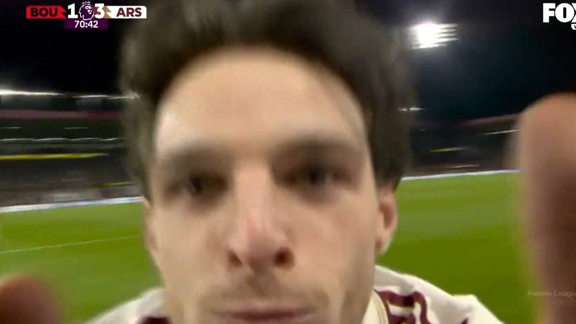 Arsenal Presser - 📸 Declan Rice gives the camera a kiss... | Facebook