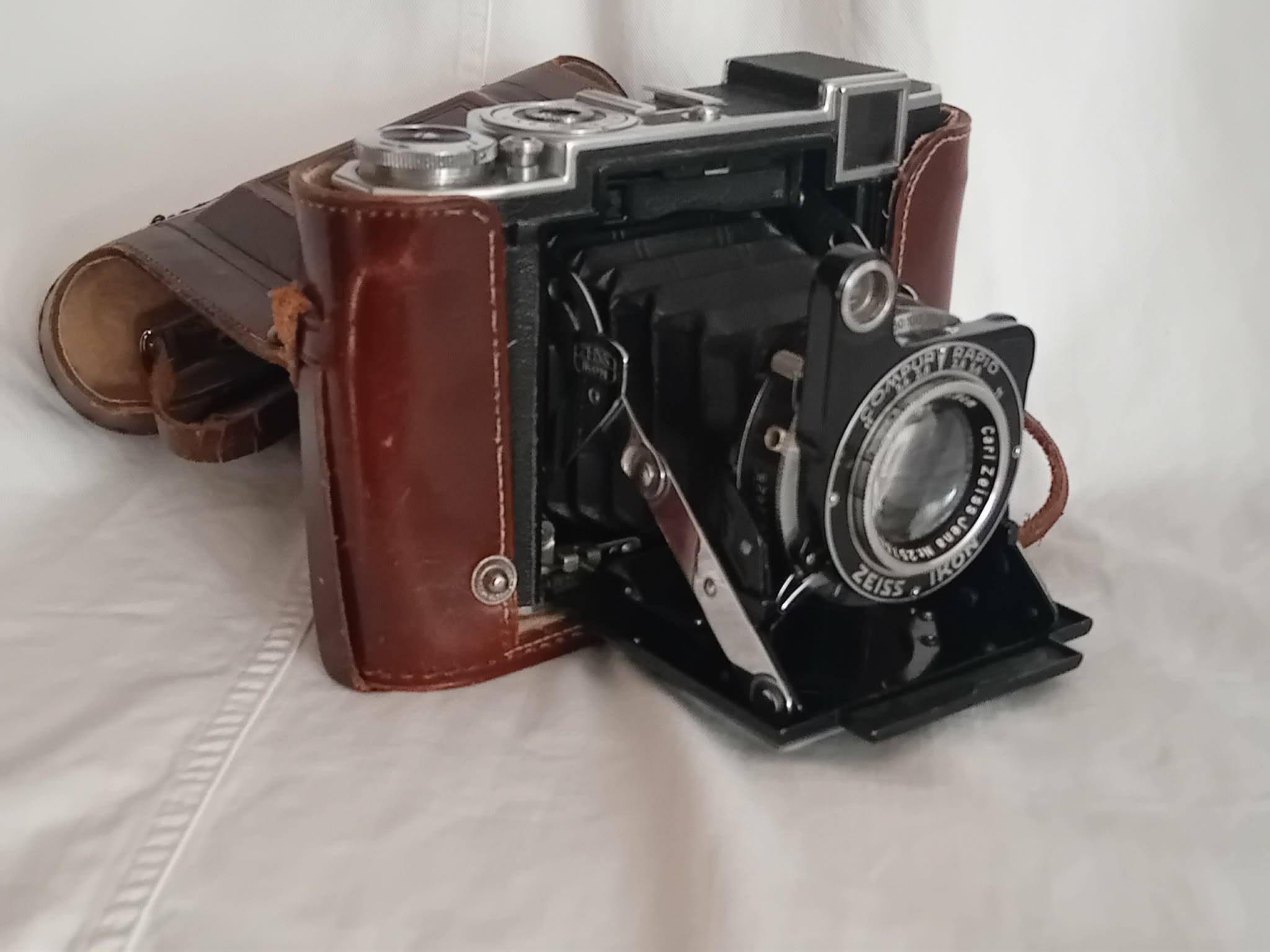 Zeiss Ikon Super Ikonta 532/16 rangefinder camera