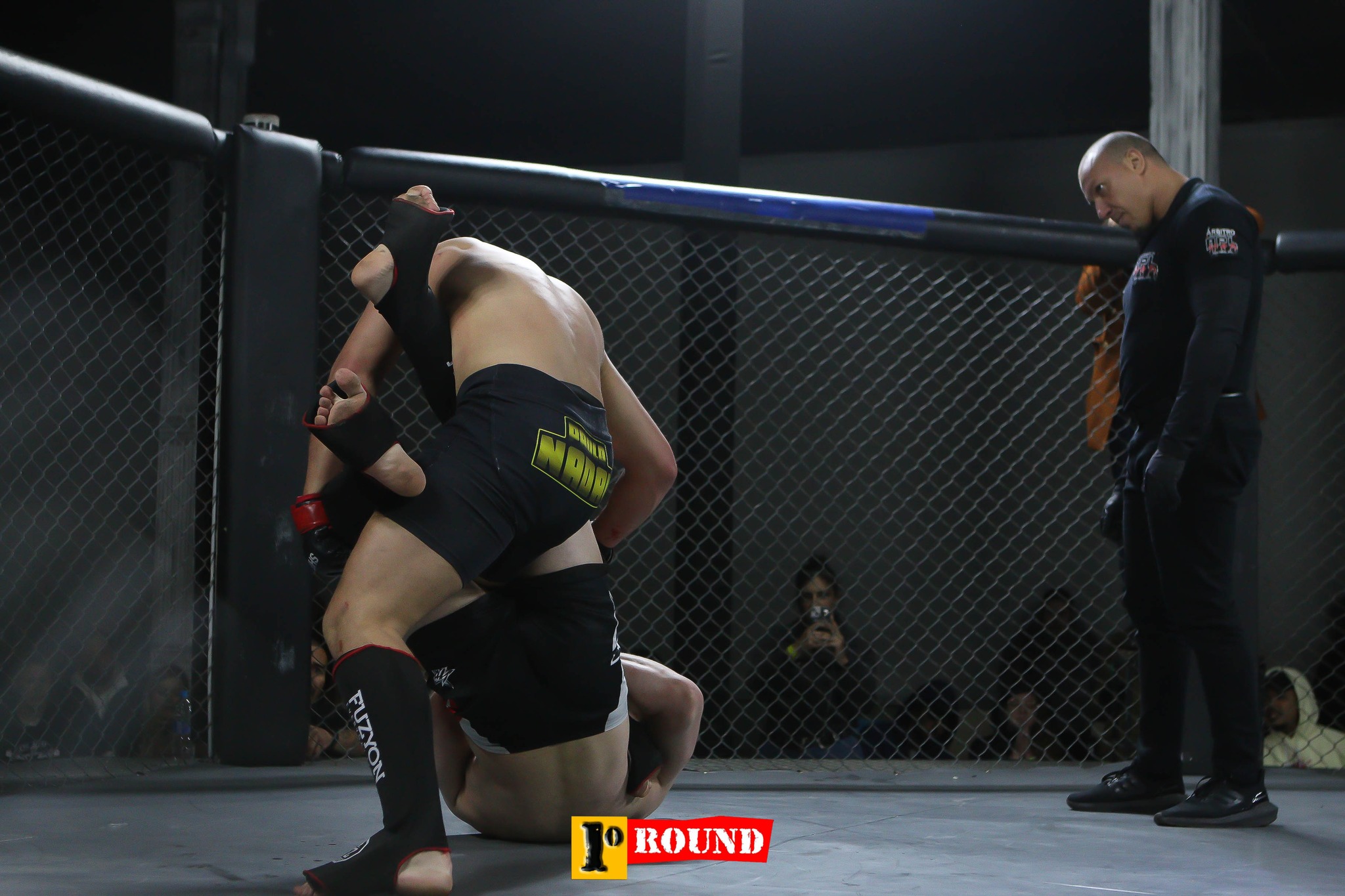 Primeiro Round - Sparring de Anderson Silva em ação na sexta edição do ...