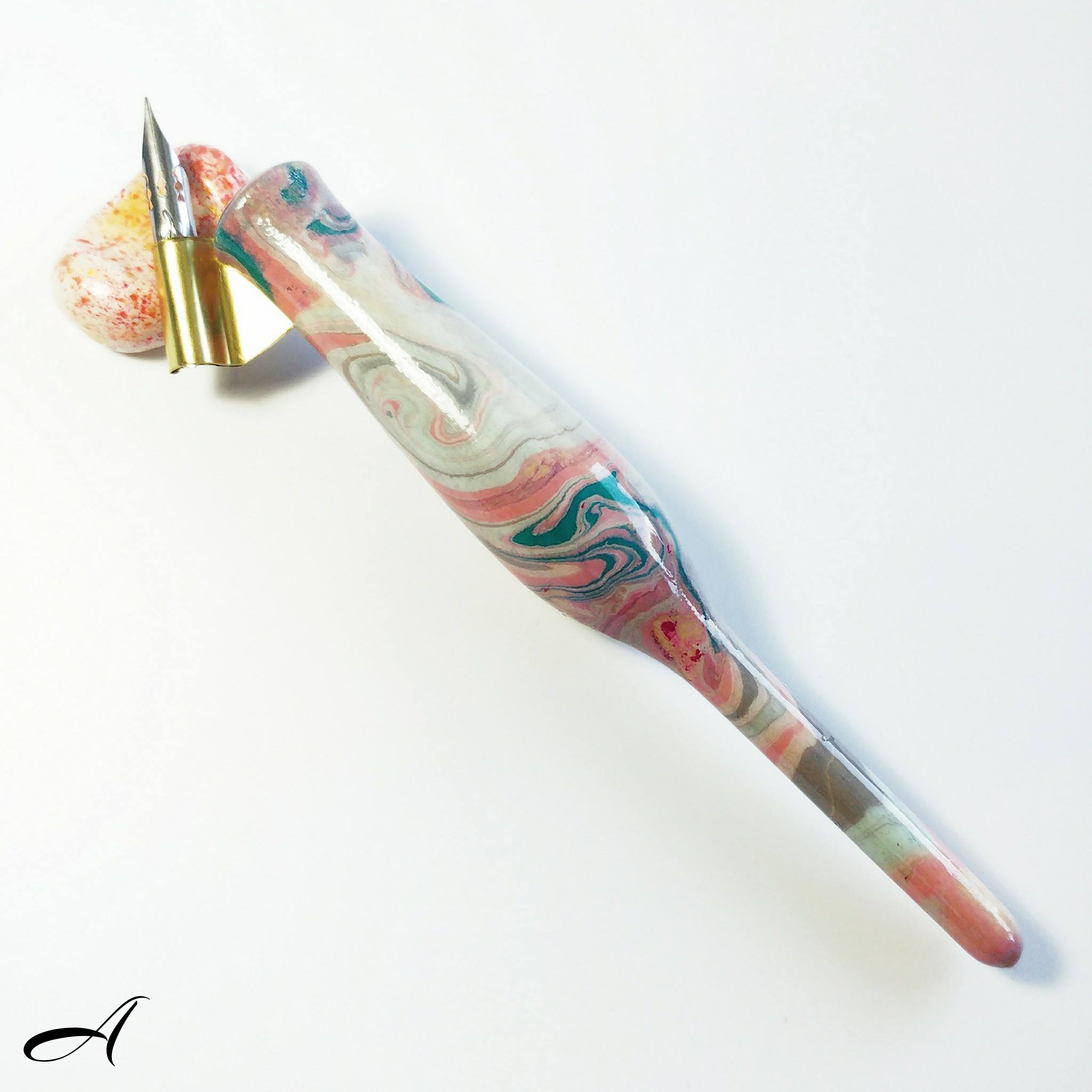 Handwrite House · Calligraphy Hong Kong - 全手工製。獨特蘿蔔形設計: 配合你握筆手形，能夠令你放輕握 ...