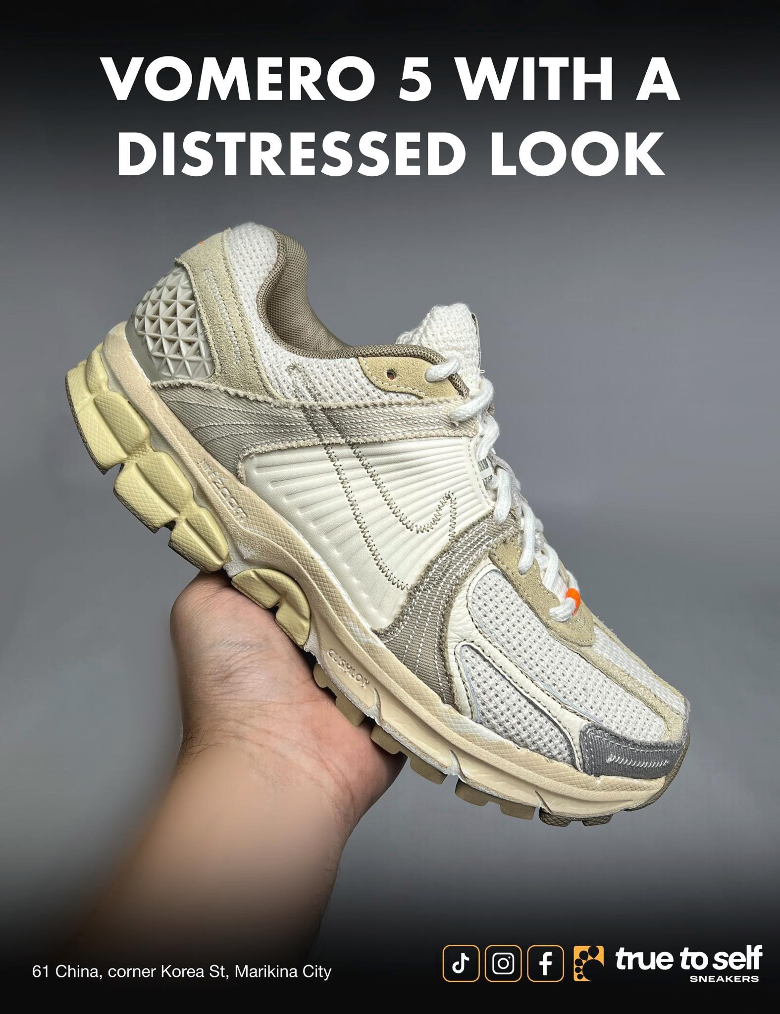 This Nike Zoom Vomero 5 looks like an Off-White Collab. Pero BELOW 