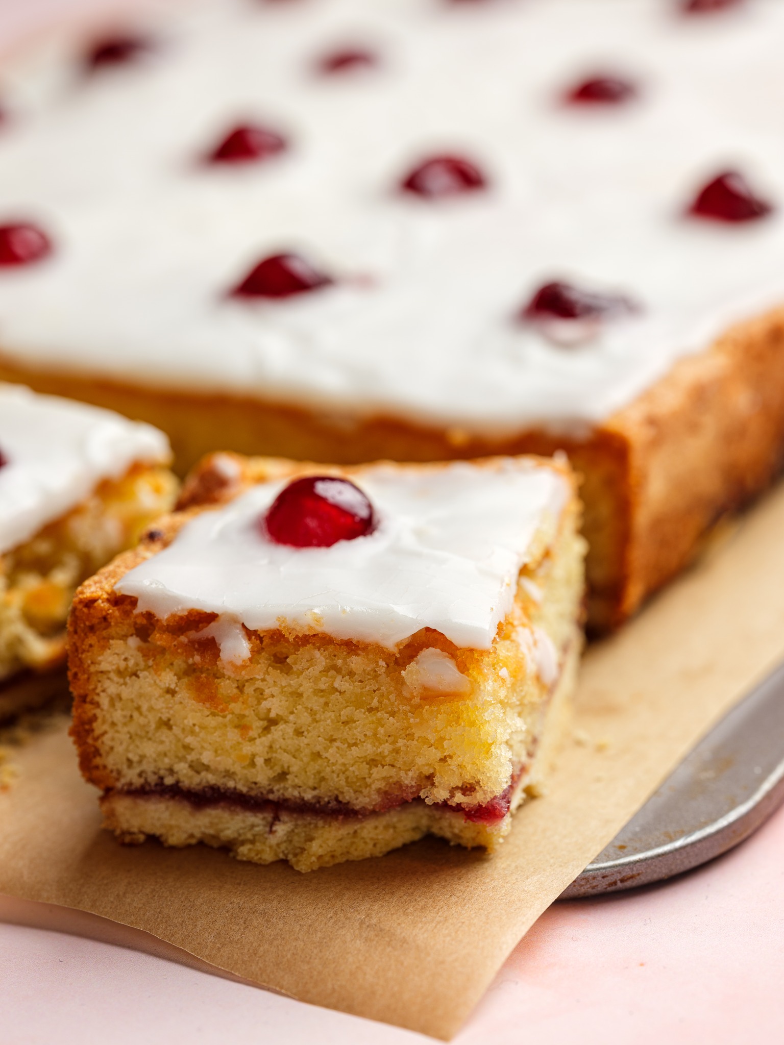 Sunday - @rimmersimon's CHERRY BAKEWELL TRAYBAKE Serves: 20 slices Prep ...
