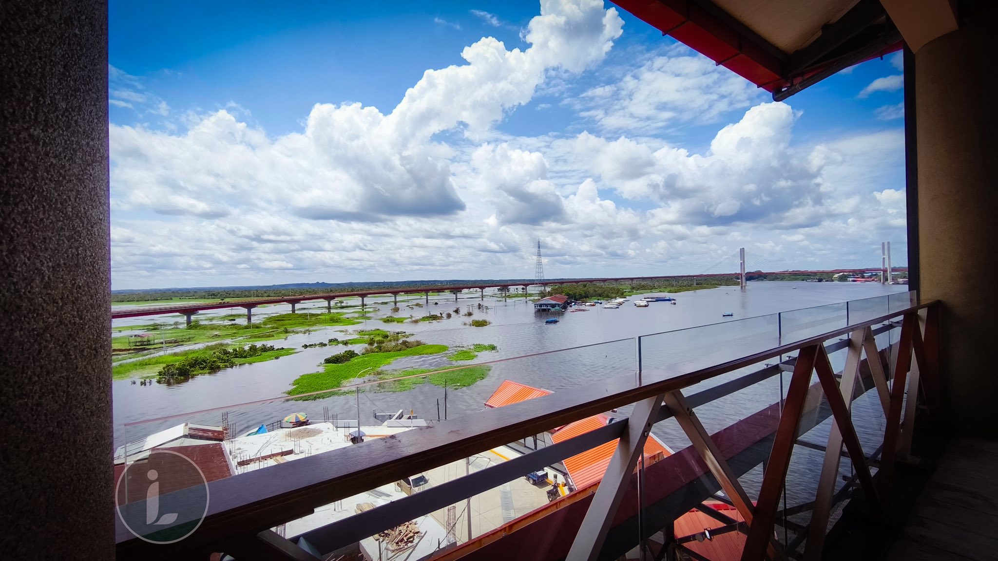 Iquitos - La Marina Turística cuenta con varios pisos, y desde cada uno ...