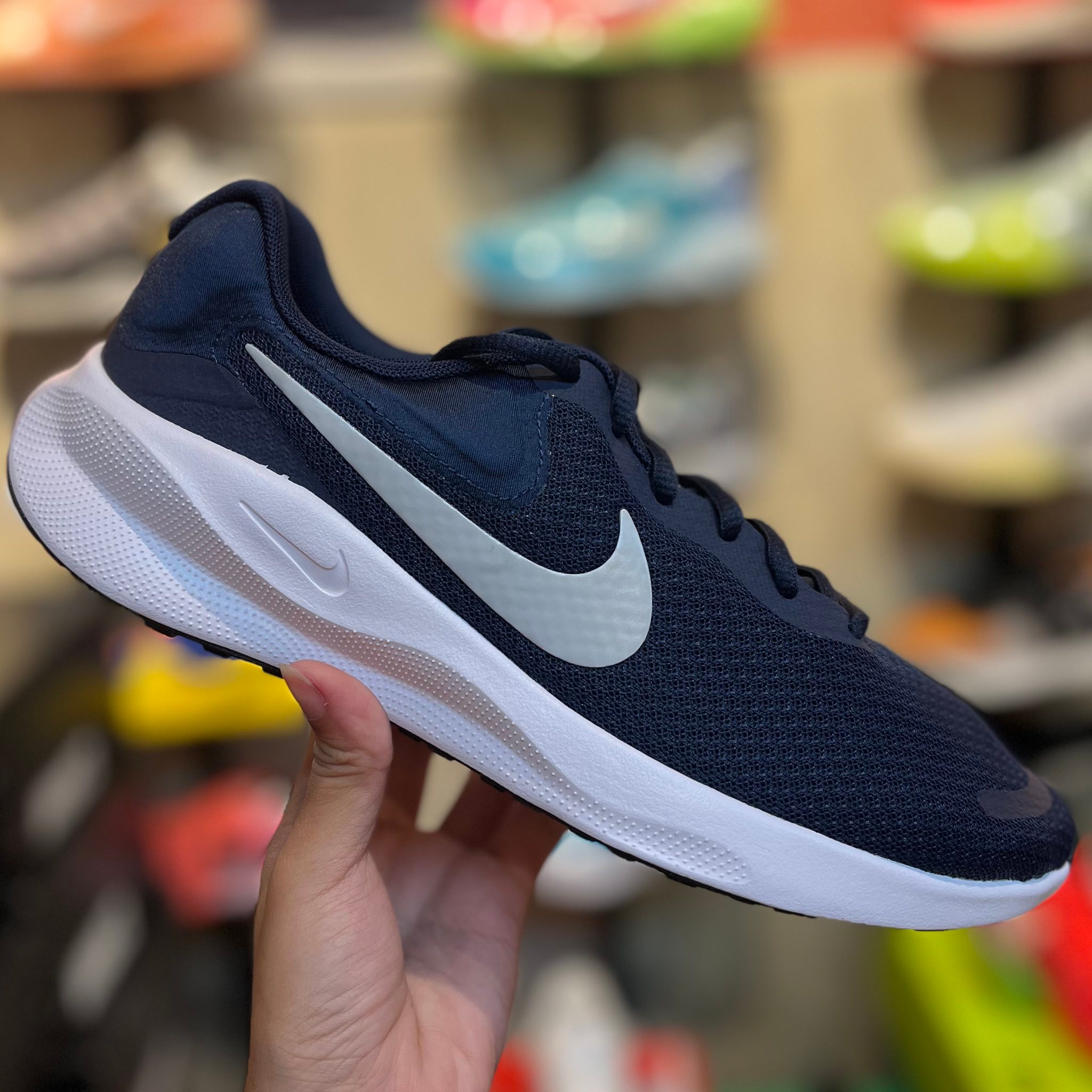 Nike Revolution 7 