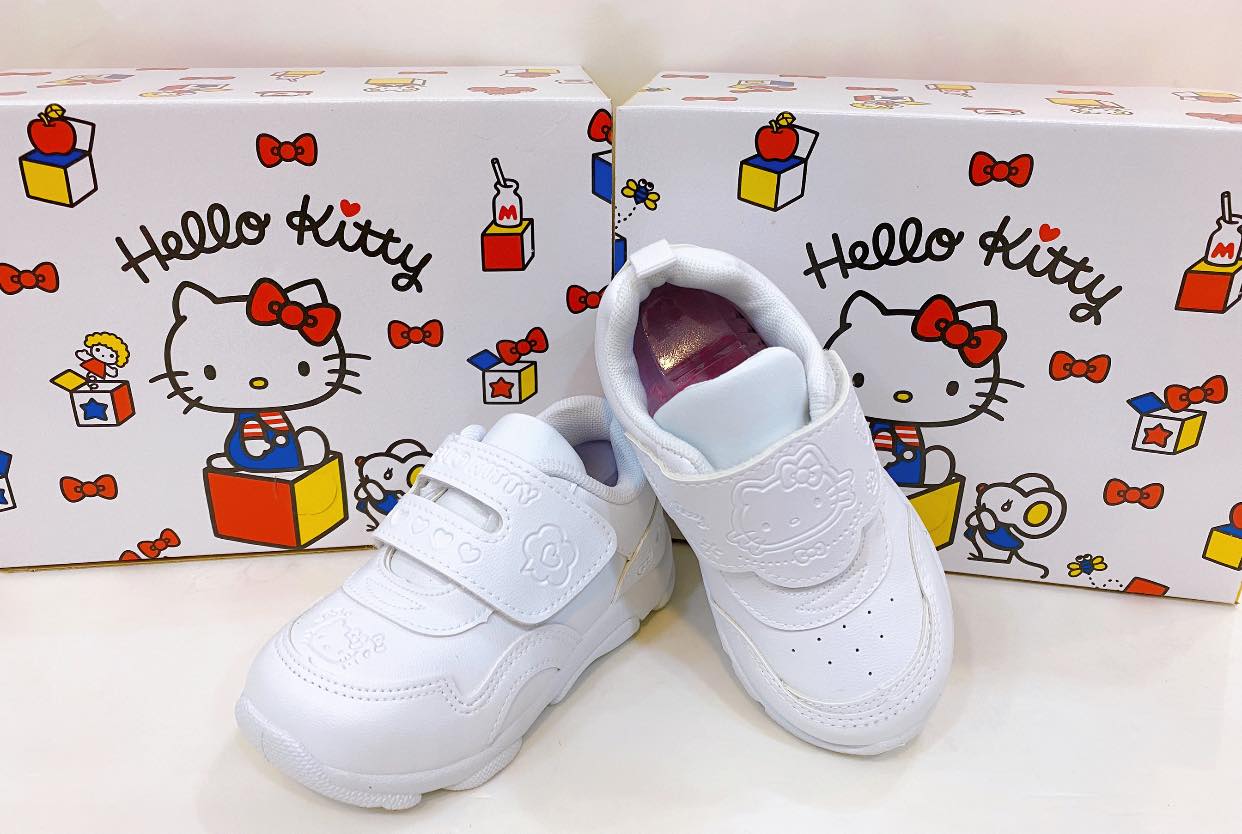 138皮鞋-水泉澳 - ️ ️ Hello Kitty ️ ️ 新返嘅白波鞋款已經到舖啦！... | Facebook
