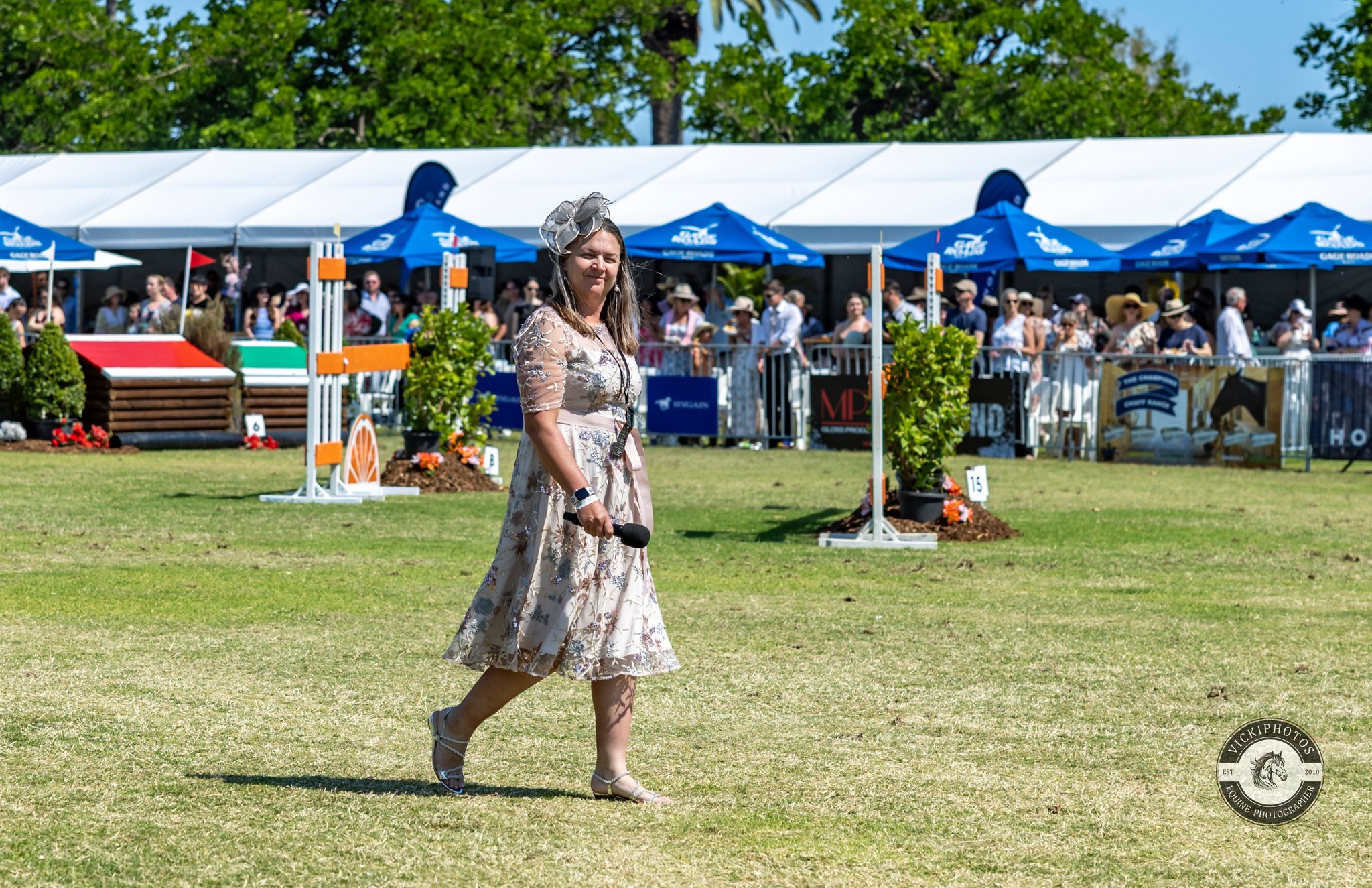 Vickiphotos - Thank you to Kate Ingham 🎤🐎 What an extraordinary effort ...