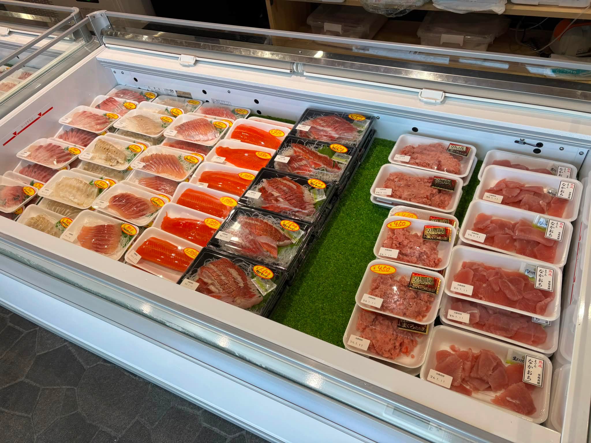 本日木曜日から直売所営業開始です！ 宜しくお願い致します🔥 開店10分