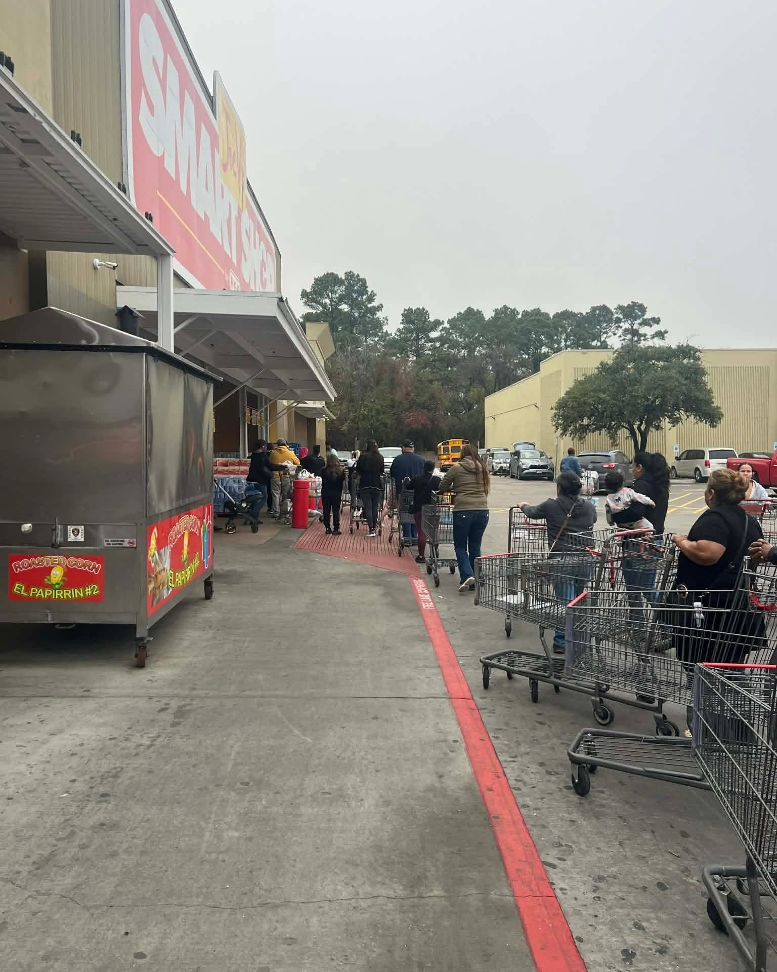 HTX - 🚨EAST HOUSTON: JOE V’S SHOPPERS BRACE FOR ARCTIC STORM, LONG ...