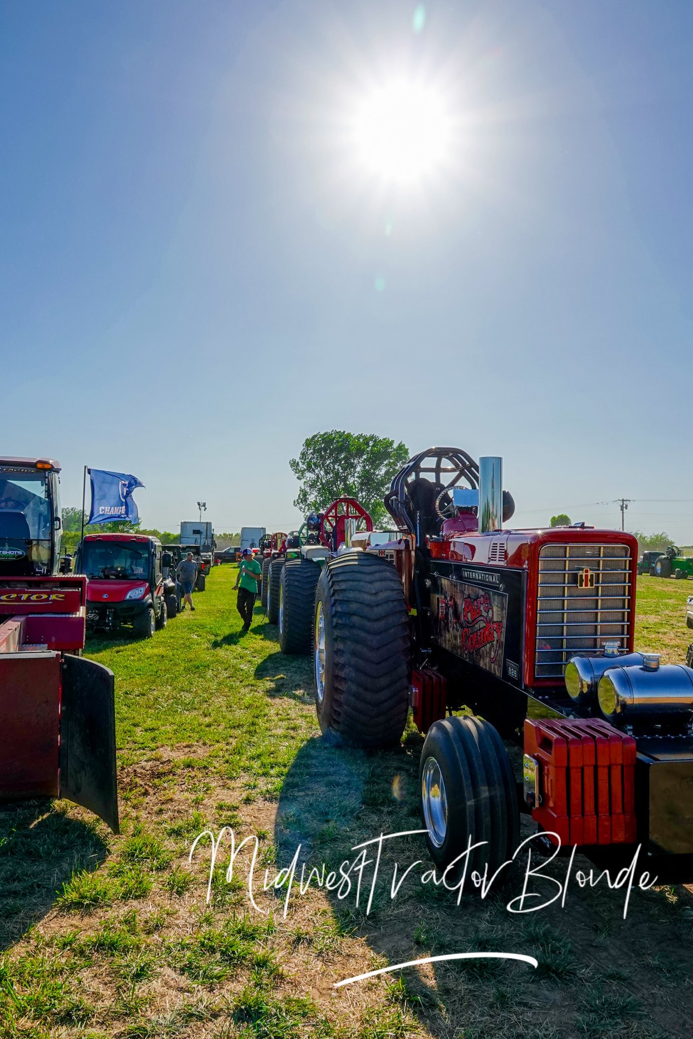 Midwest Tractor... - Midwest Tractor Blonde Photography