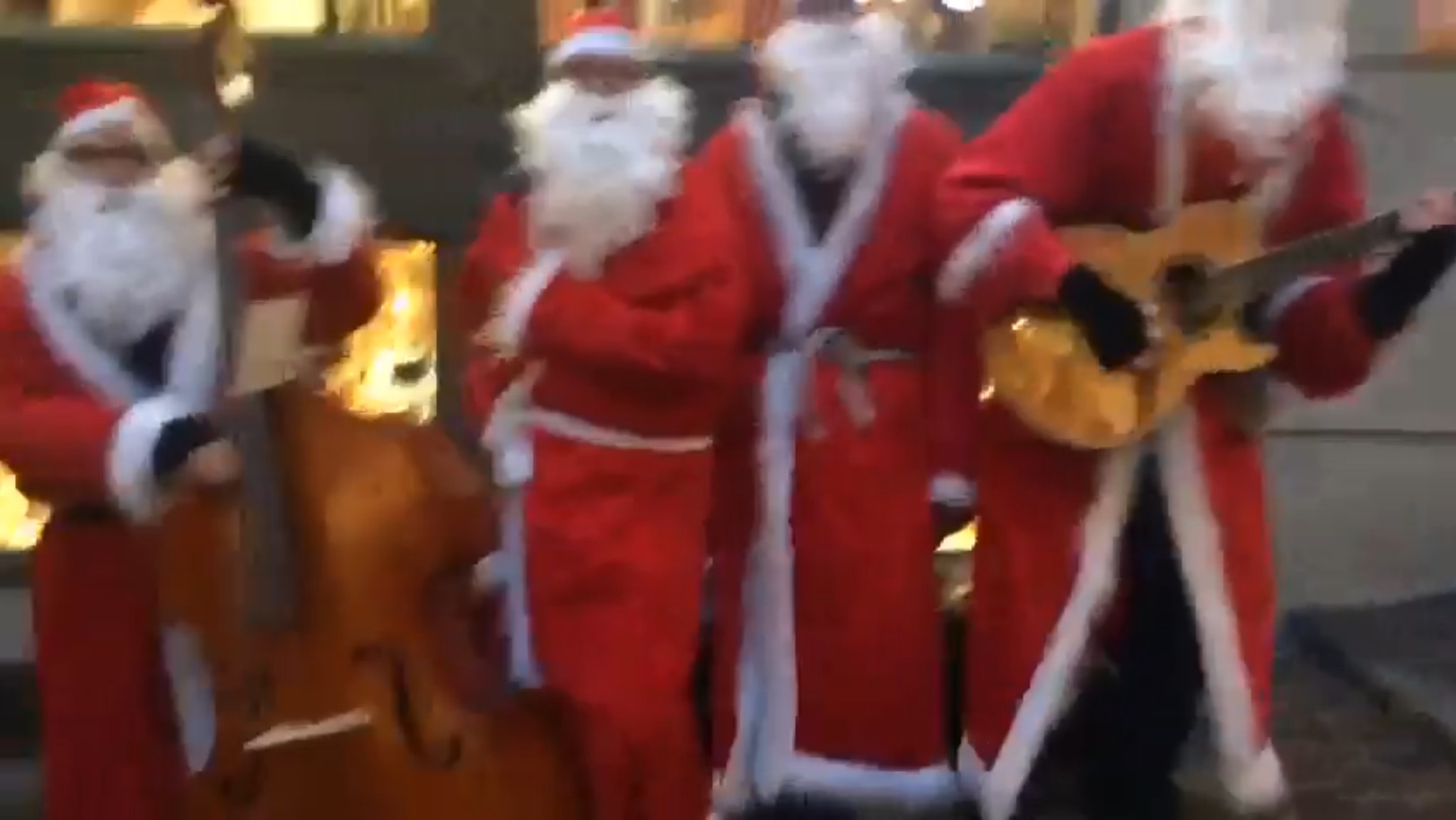Singing Santas