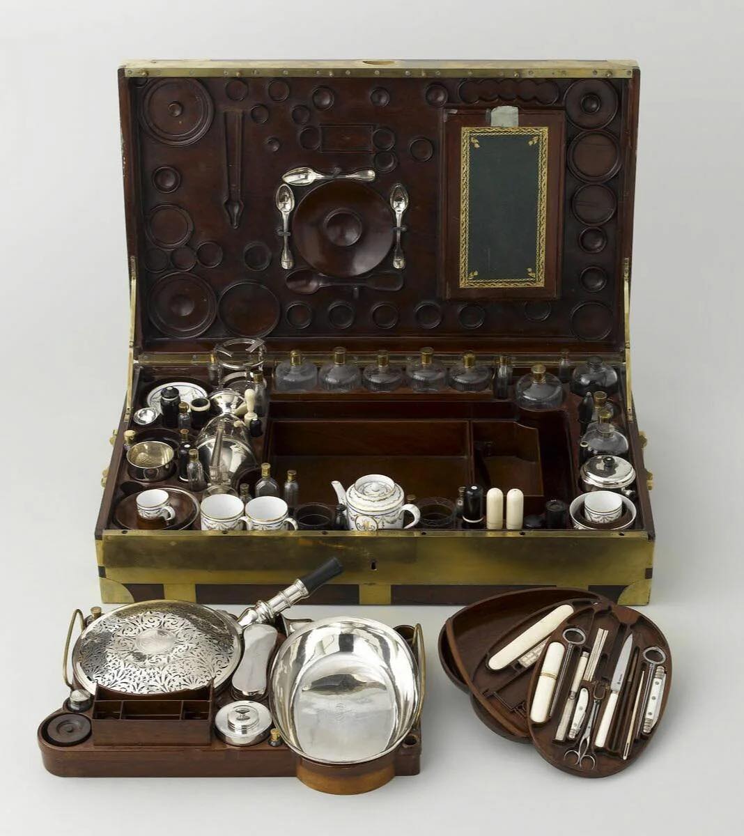 Marie Antoinette's travel kit containing 94 objects in silver