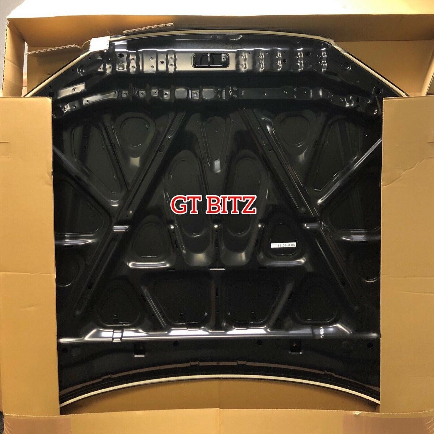 GT BITZ - New Genuine Nissan Skyline GTR R34 Bonnet / Hood...