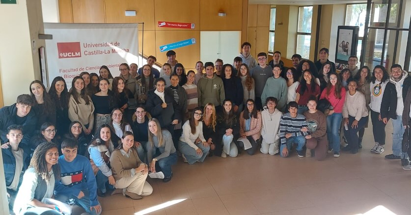 F... - Facultad de Ciencias Ambientales y Bioquímica de Toledo