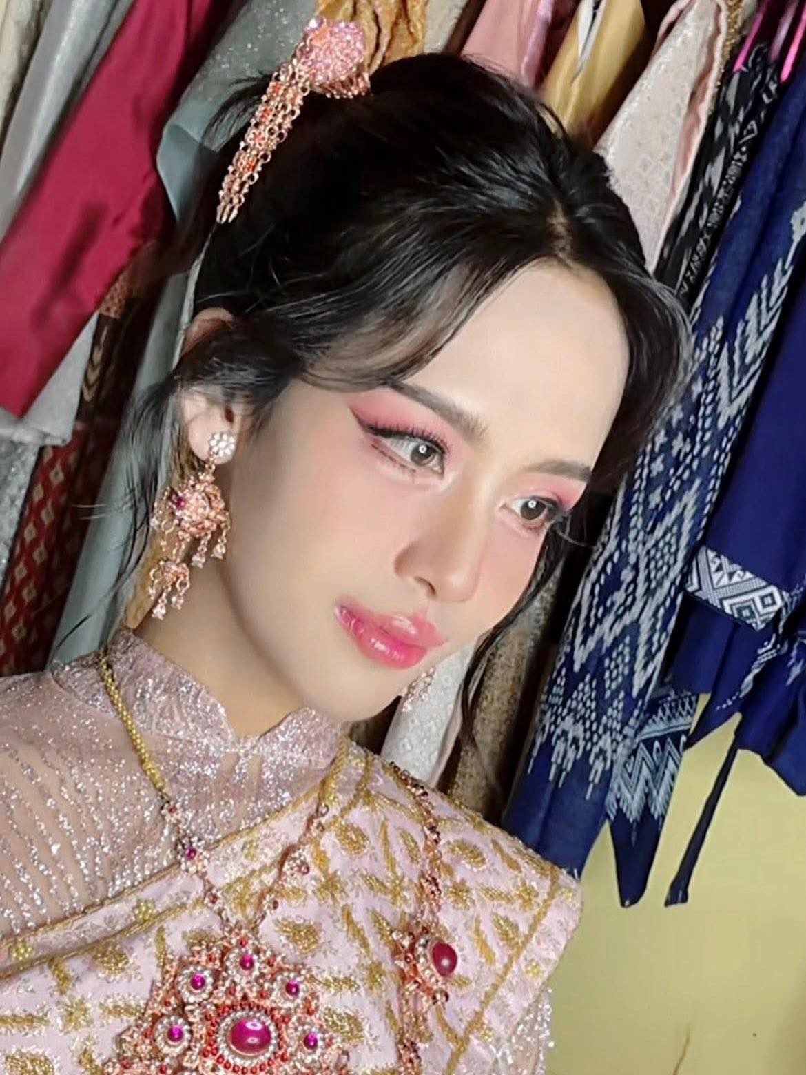 Promphat - 🩷 เปิดจองคิวแต่งหน้าทำผมเจ้าสาว 💄📸 รีบด่วนได้ฤกษ์แล้วรีบเลย ...