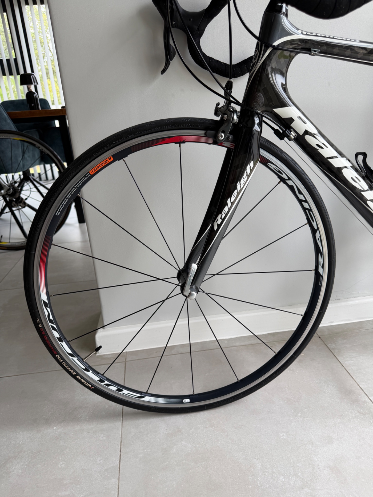 Raleigh RC6000C Full Carbon Ultegra / 105 10 Speed - Bicycles - Cape ...