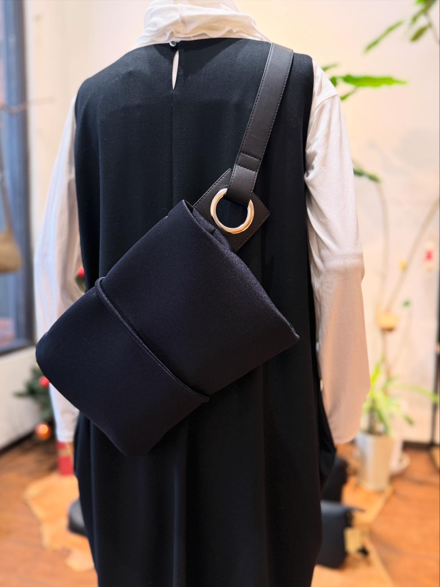 希少✨カワカワ kawakawa ボンディング ボディバッグ ハトメ Lサイズ