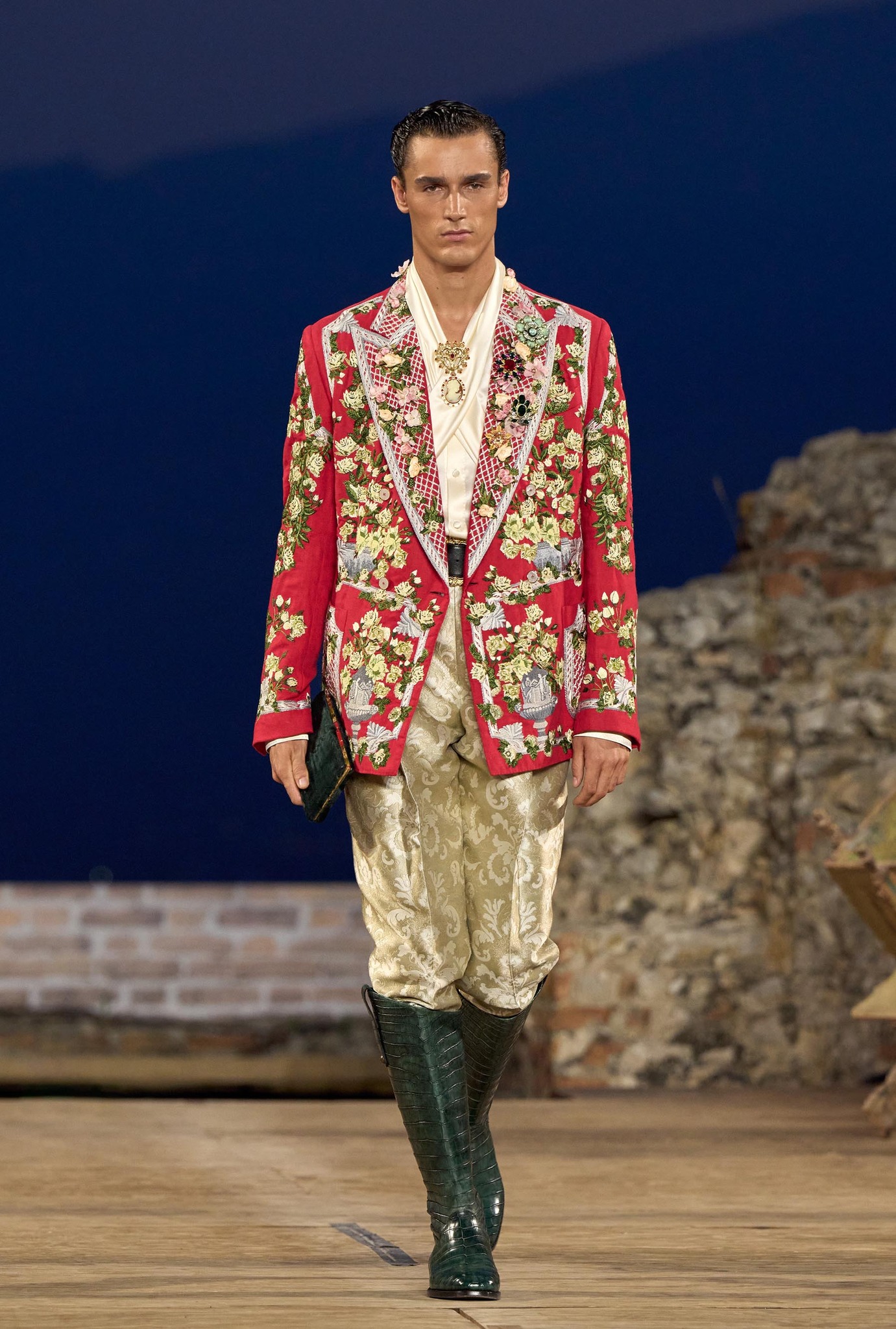 Dolce - LOOK 30 | Facebook