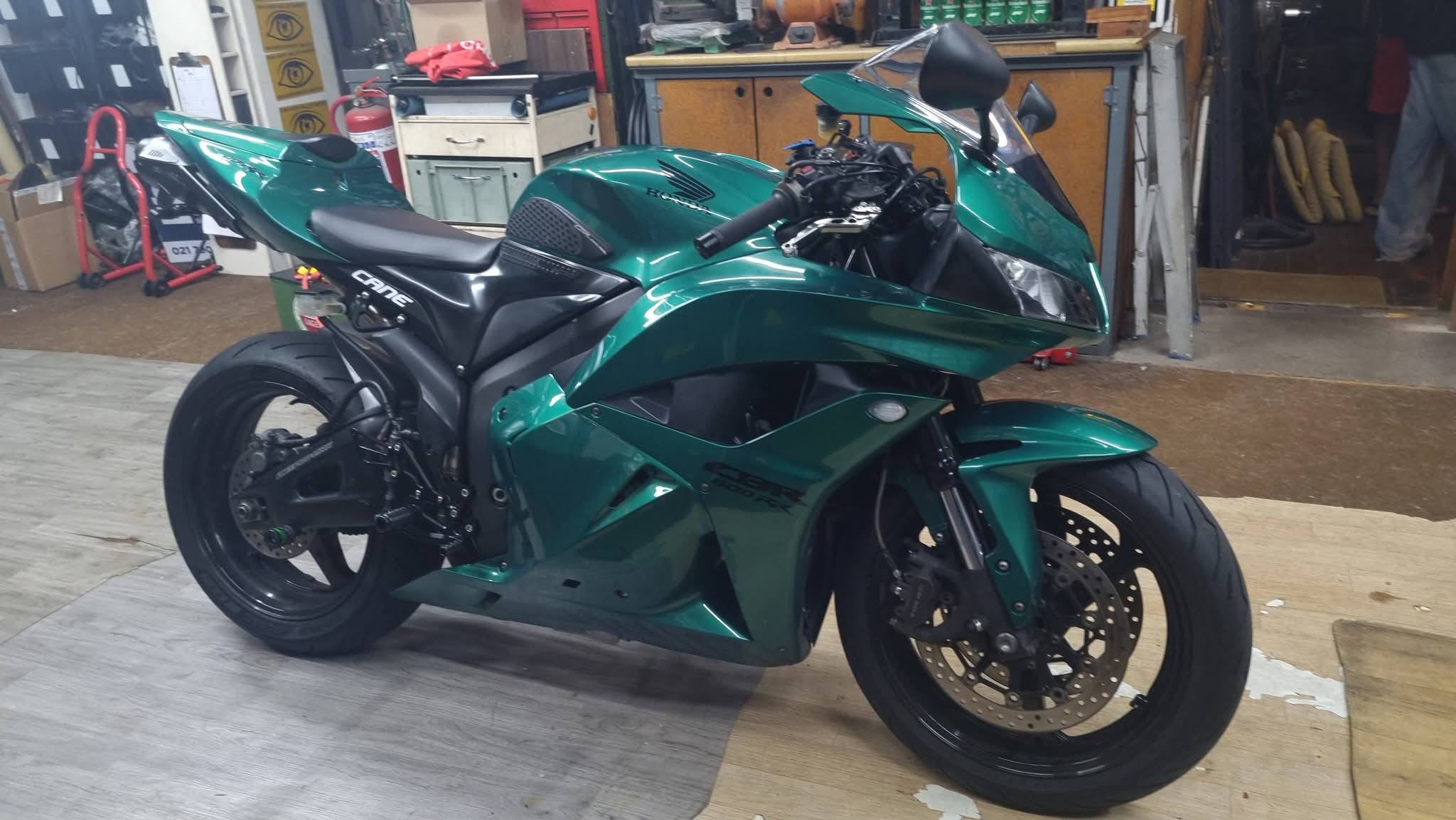 Green CBR600RR custom spray job 🔥 021 መግስንር ገር TENISIBDS