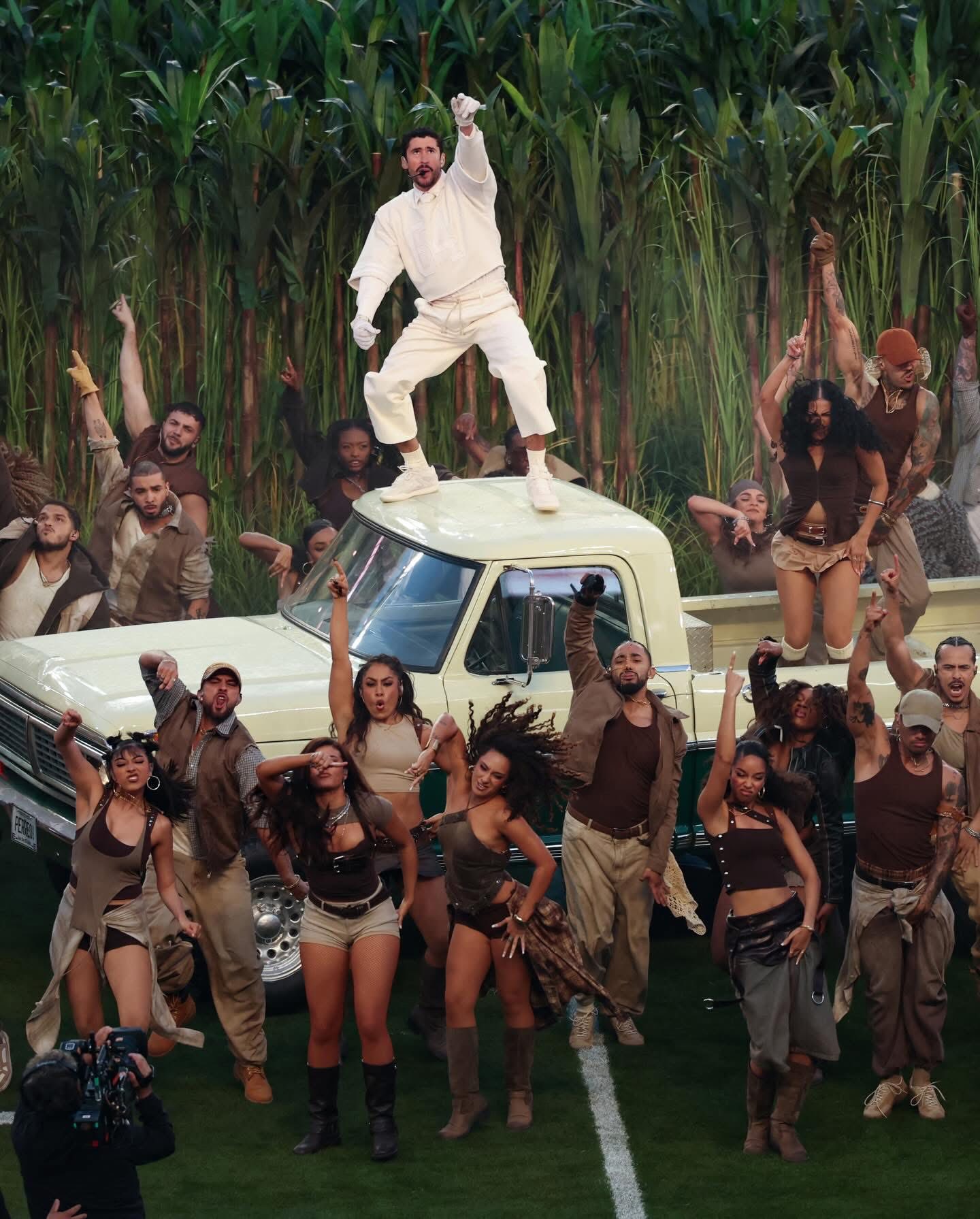 The Fab Teacher - 🇵🇷 Bad Bunny just delivered a historic... | Facebook