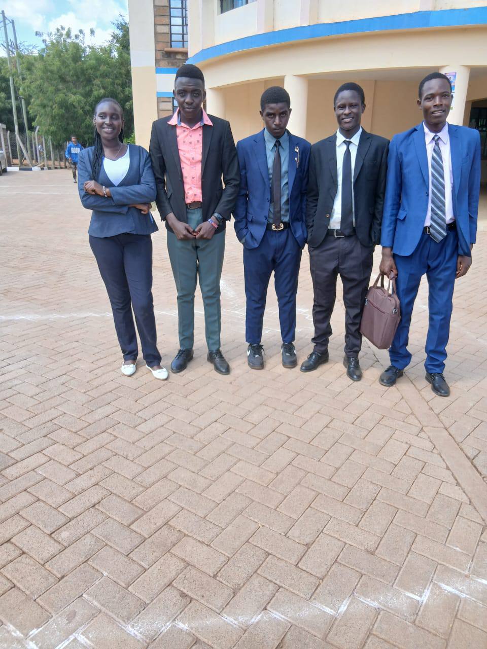 formal dress for law students wearing lawyer uniforms can be misleading Season_Spring 2026