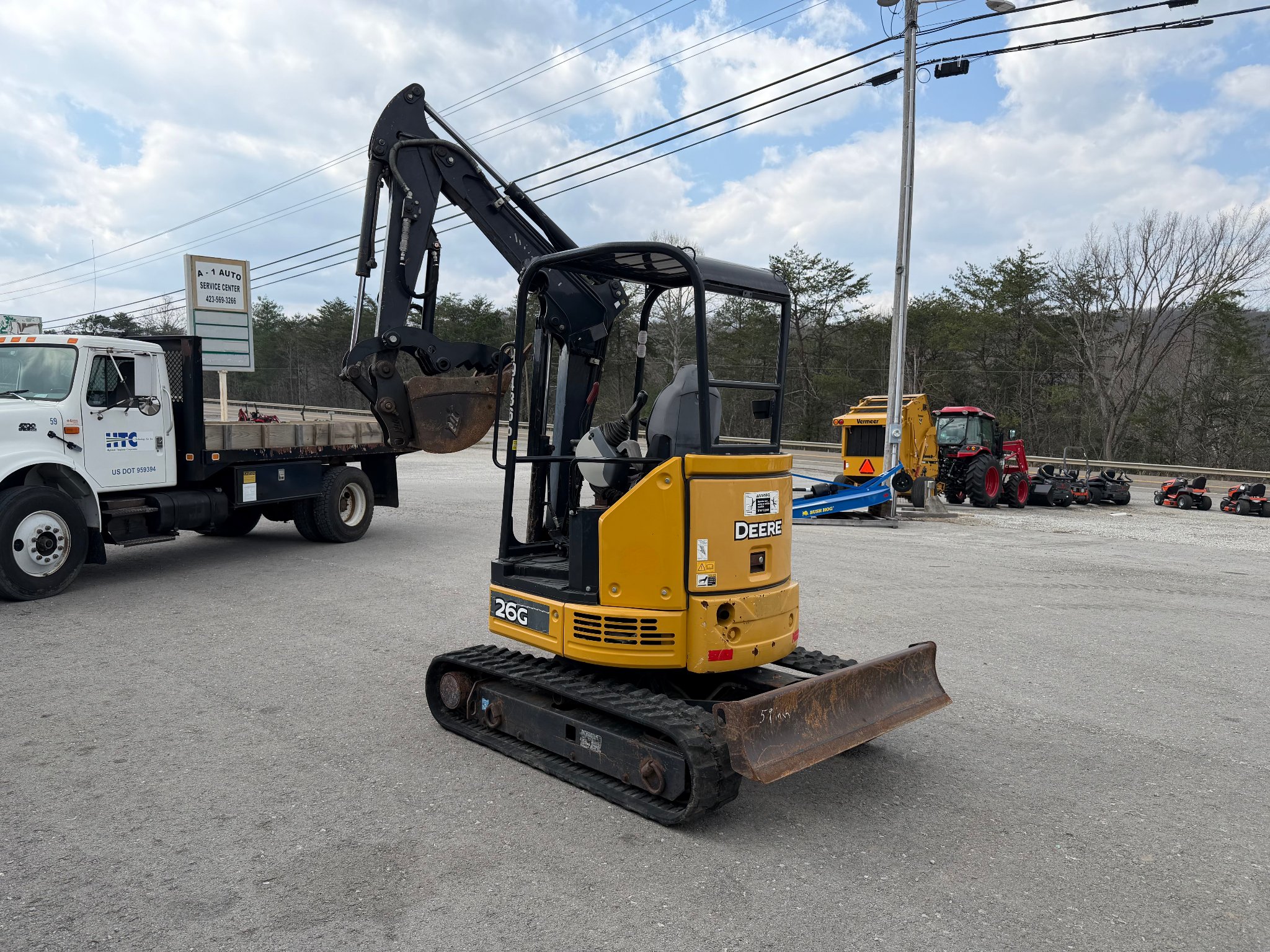 2019 John Deere 26G mini excavator with thumb - 6000 lbs - Commercial ...