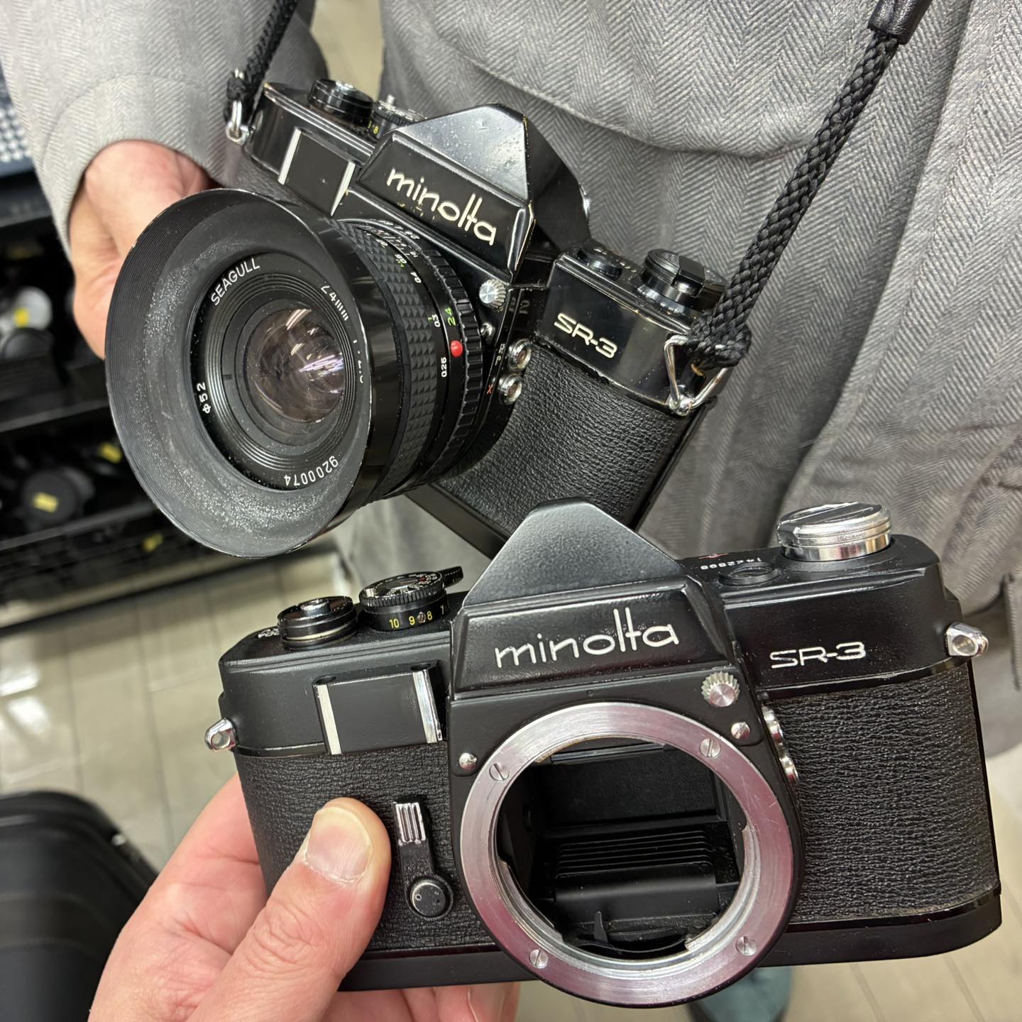 我楽多屋（中古カメラ売買） - 昨日のお客さんカメラ ミノルタSR-3 +