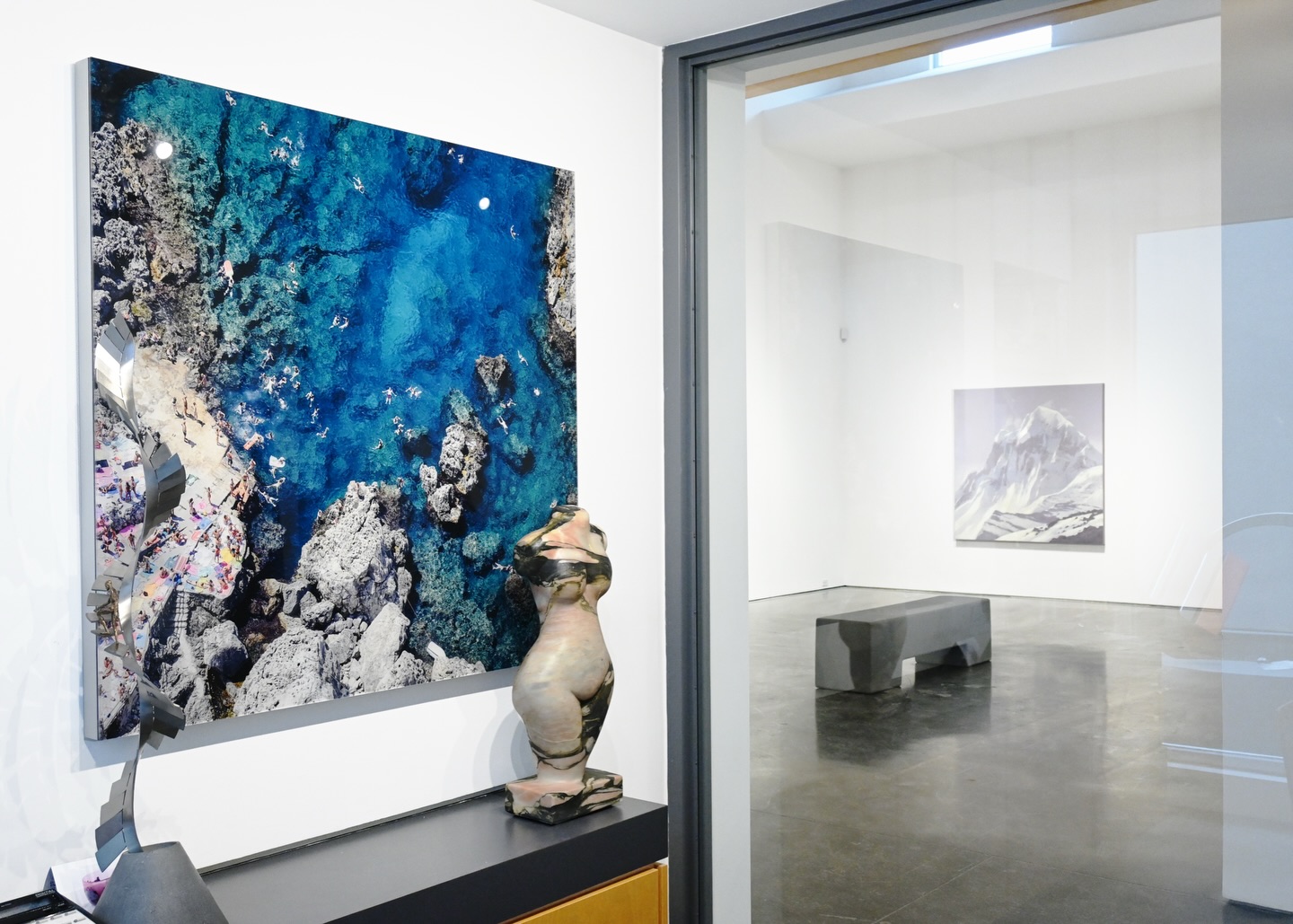 Newzones Gallery of Contemporary Art