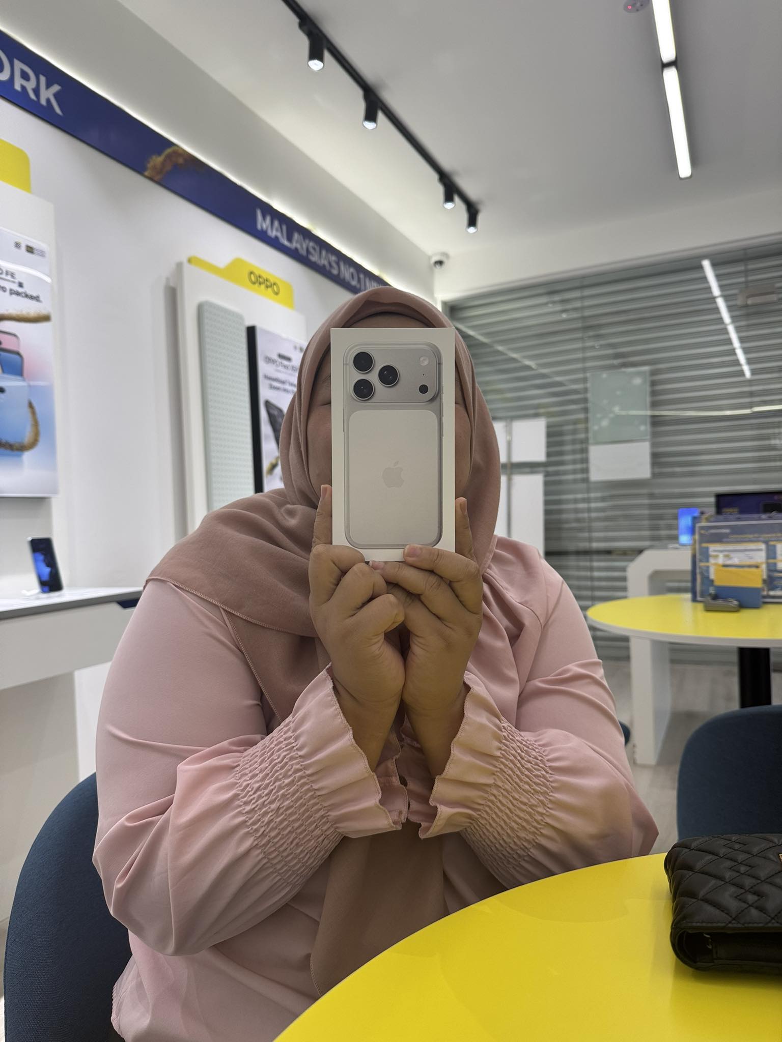 Digi Store Express... - Digi Store Express Bintulu Sentral