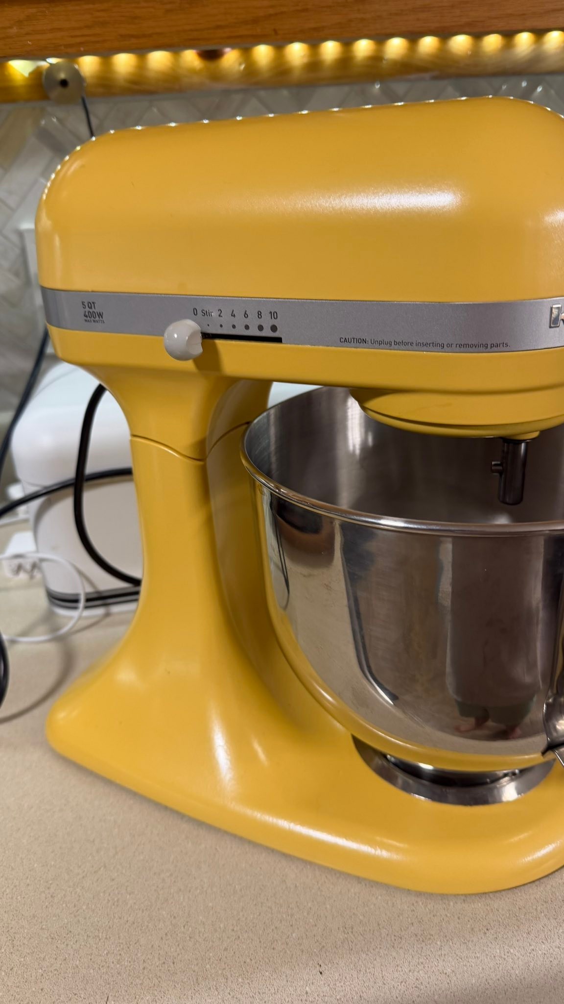 What's special about the KitchenAid Accolade 400 mixer?