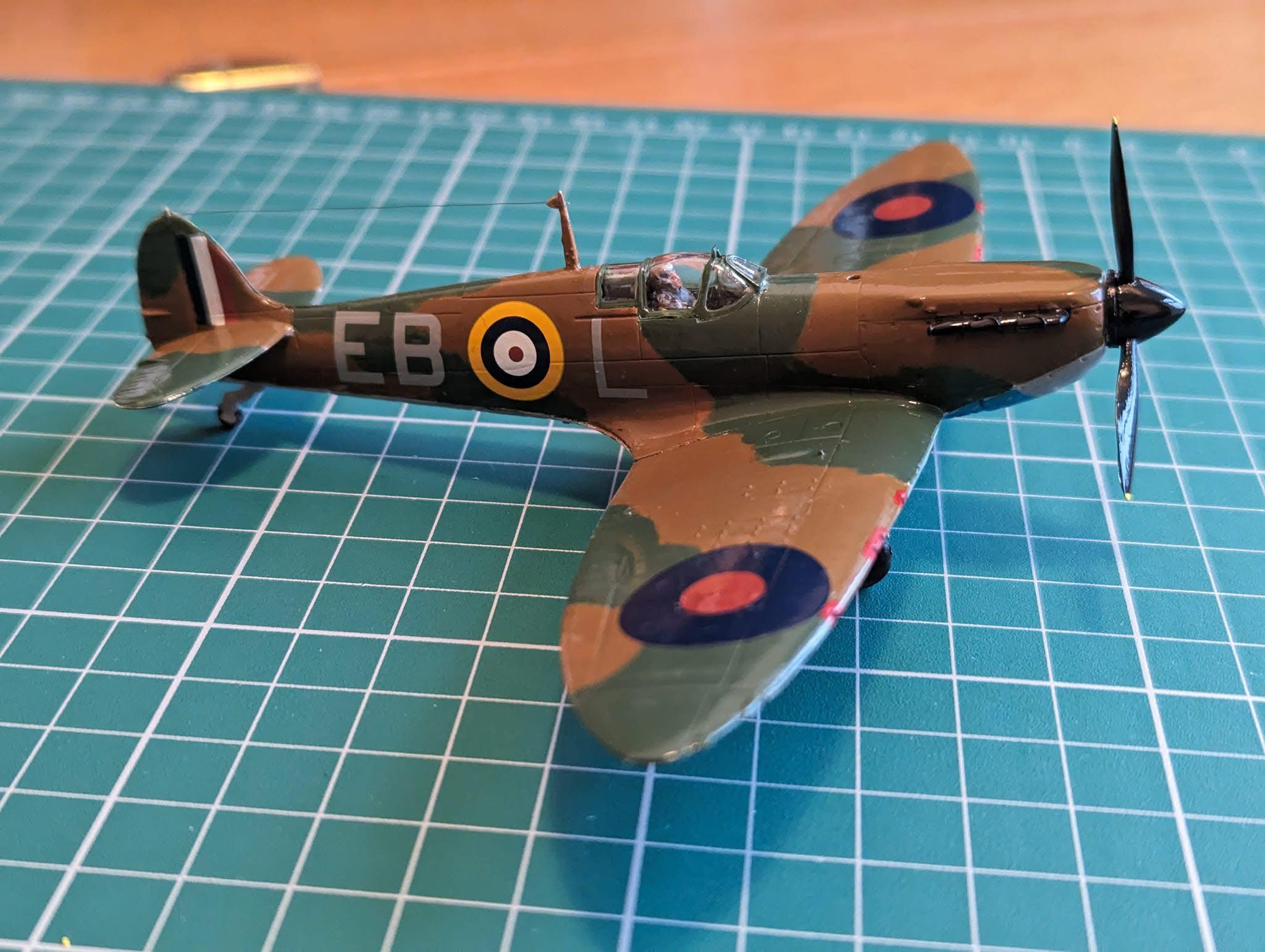 Airfix Spitfire 1/72 mk1a model build with aftermarket decals
