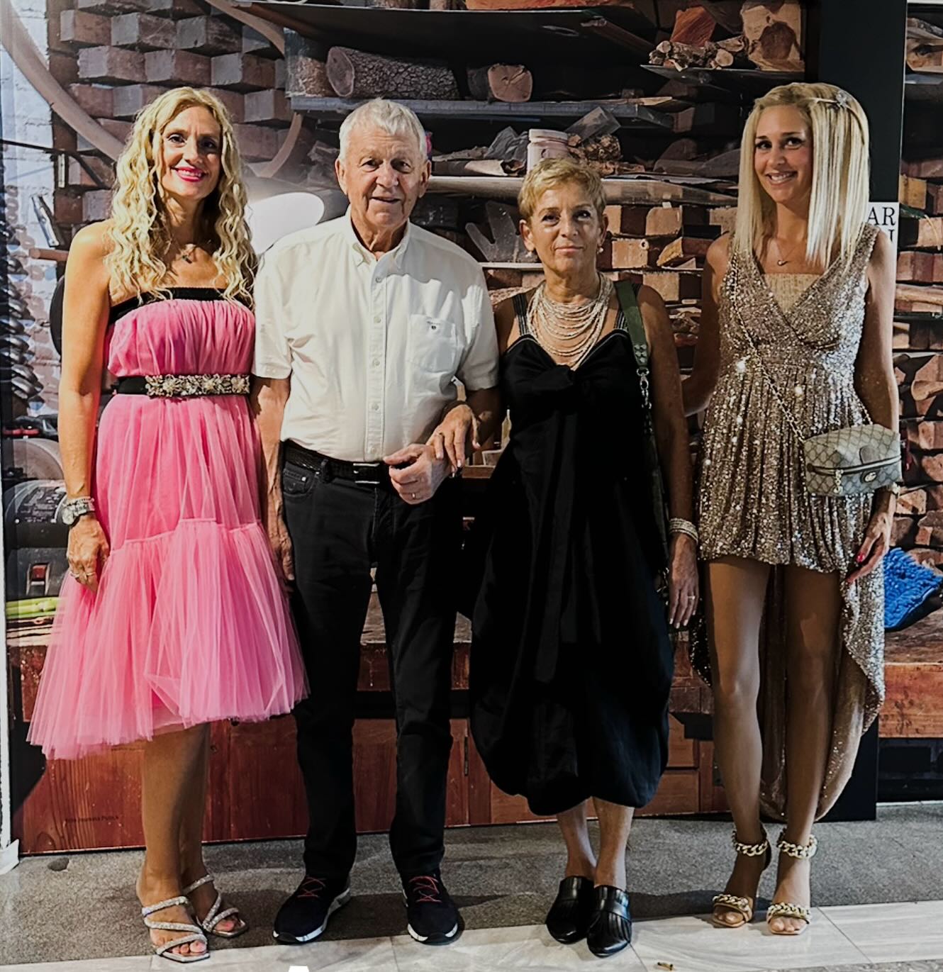 Samo še danes 10% POPUST🎉... - Prodajna Galerija OSKAR KOGOJ | Facebook