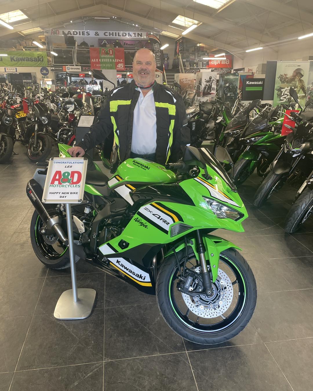 Lejeune Motorsports congratulates Romario on new Kawasaki ZX4RR
