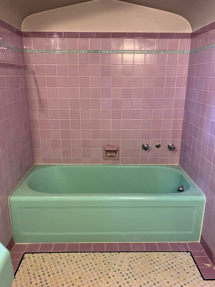Individual tiles or sections in grandparents' home bathroom?