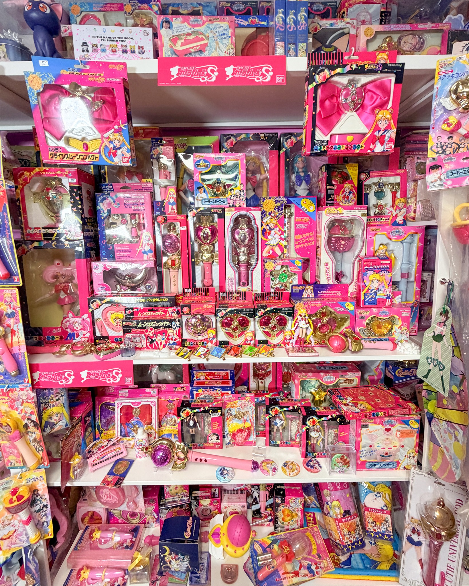 OFFICIAL Sailor Moon Neon Signs are coming to the Sailor Moon