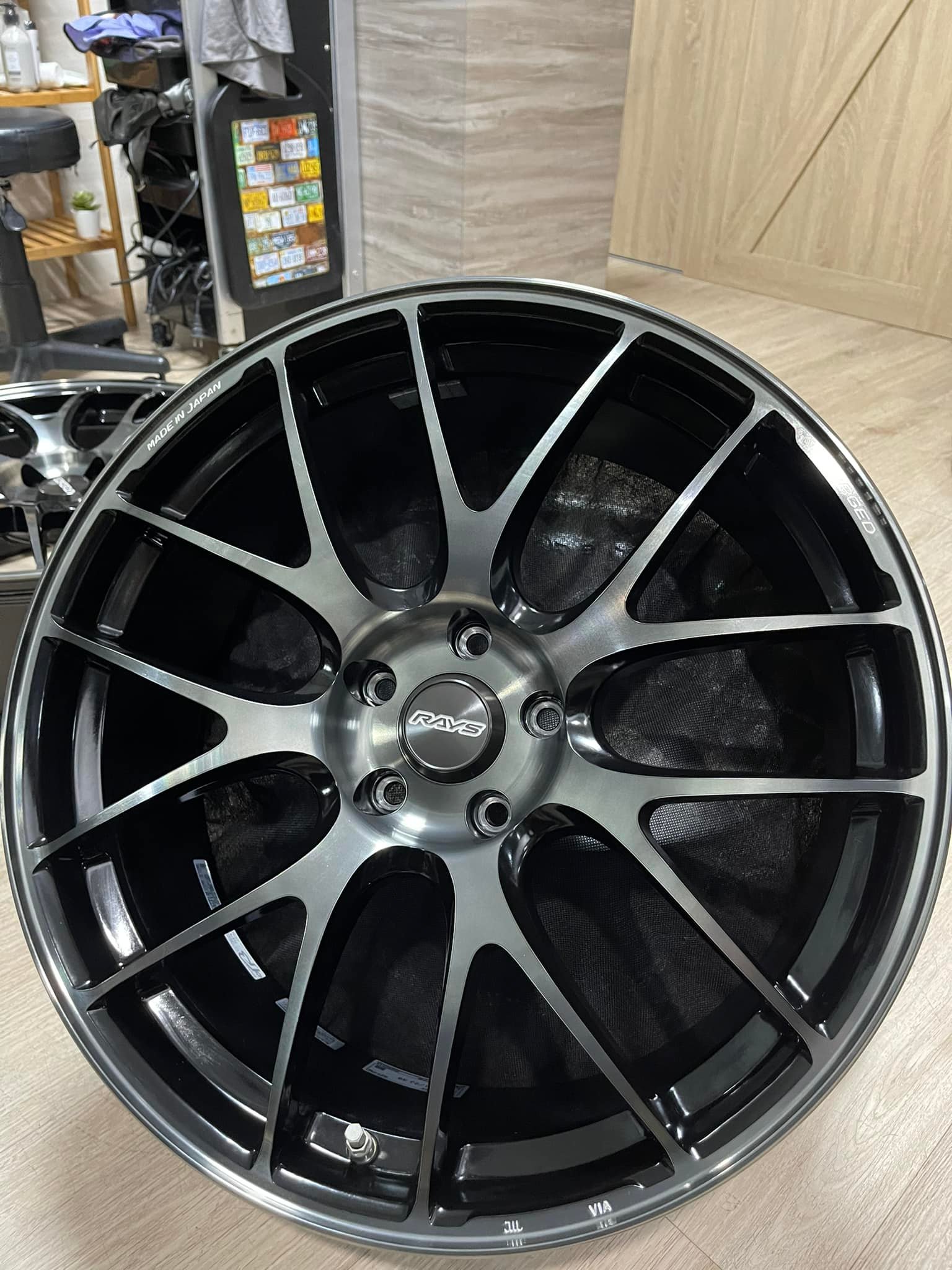 售價80000$四個鍛造（附中心篕） 品牌: RAYS ??正品型號: G27 