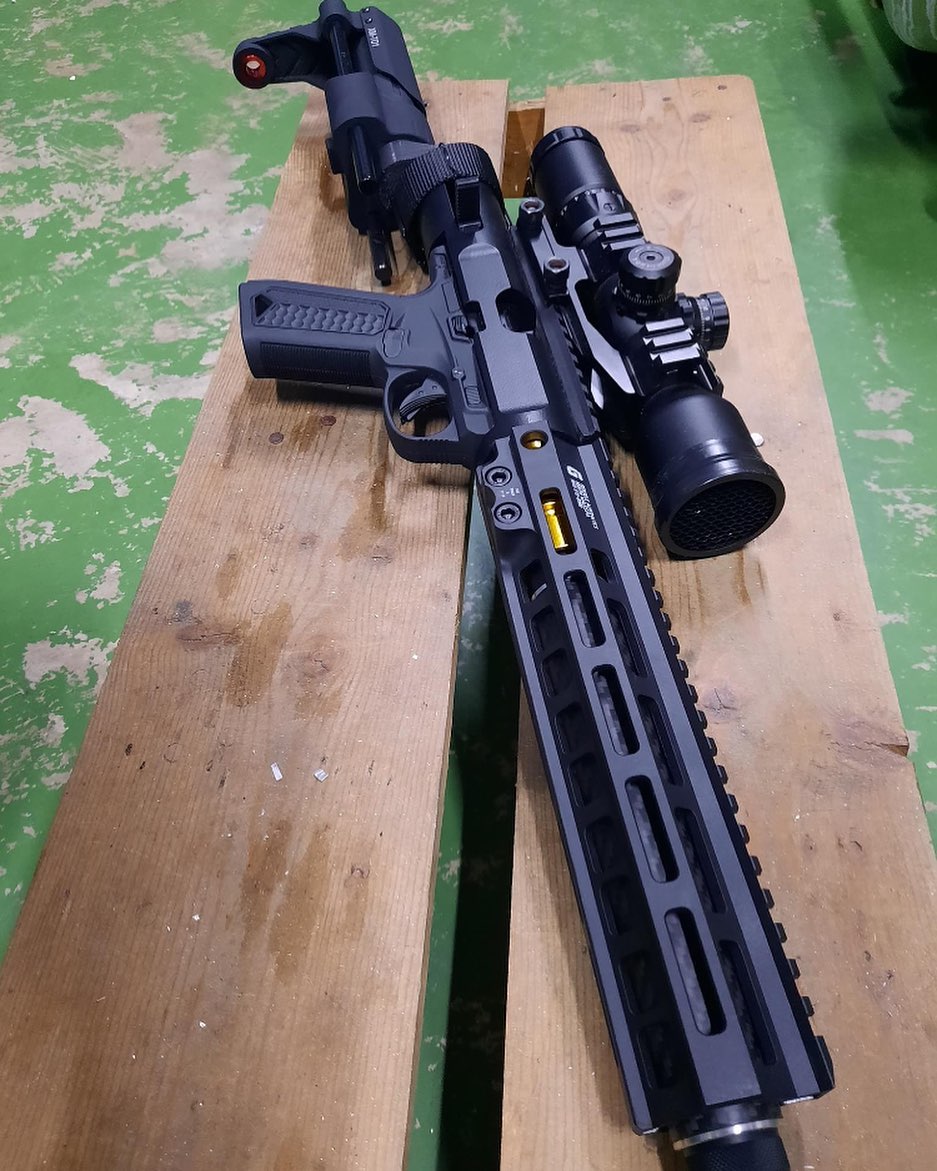 Mania airsoft - The AAP01 with a very nice DMR kit.........
