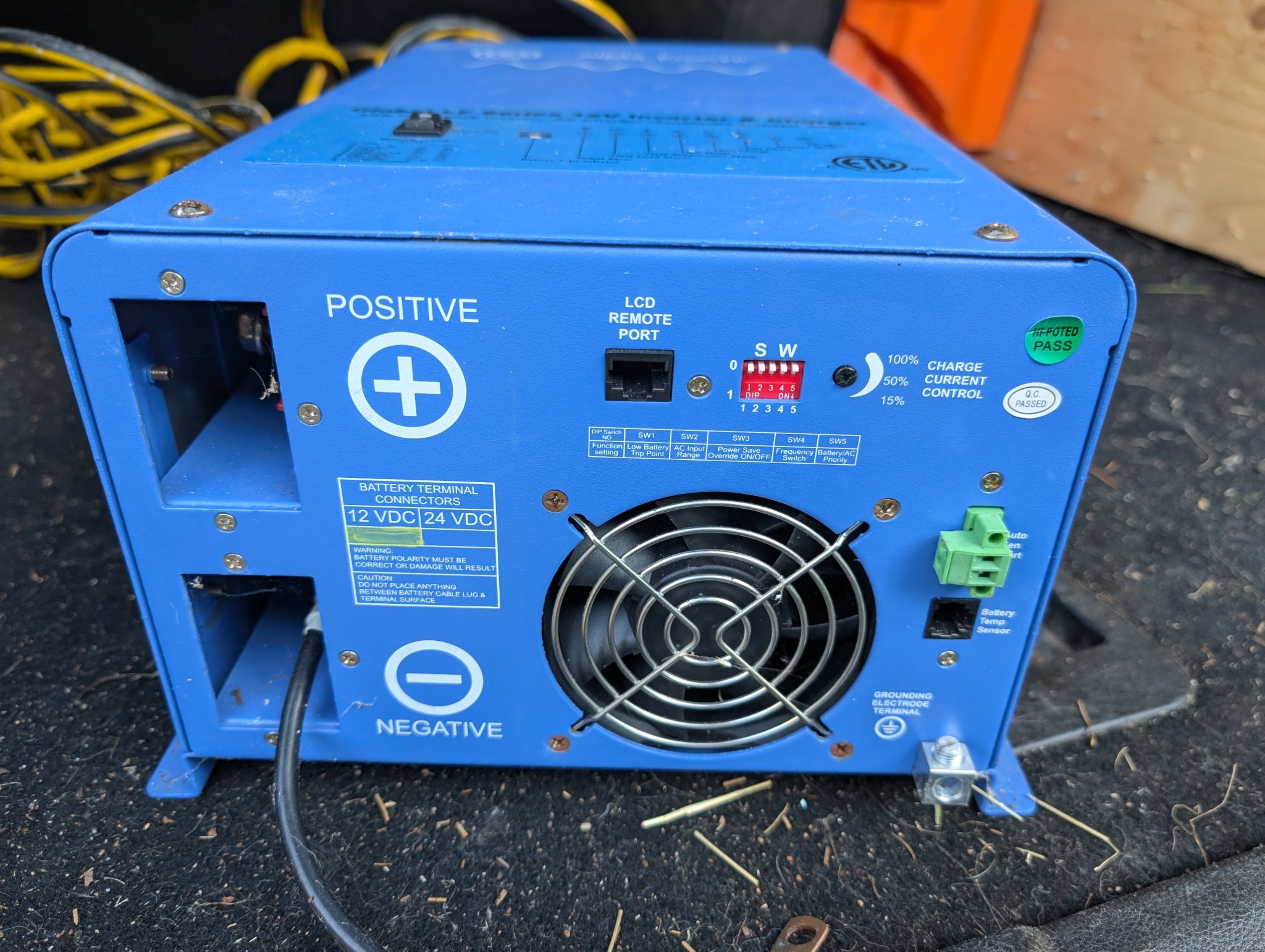 AIMS Power 2000W 12V Inverter Charger Global LF Series - Measuring ...