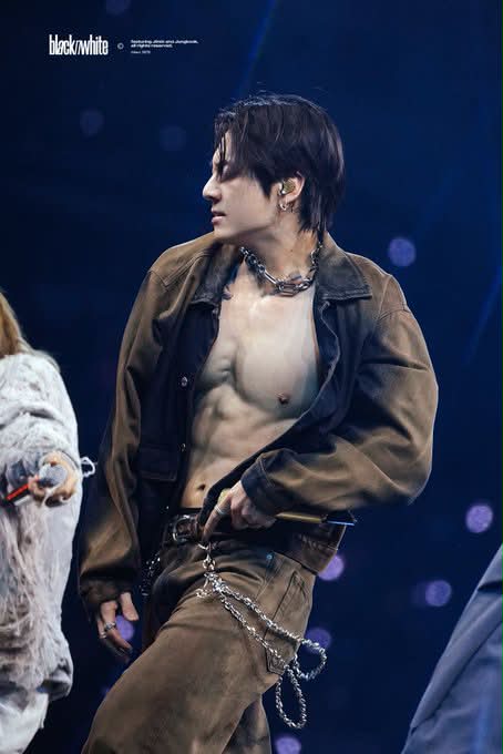 260906 SEXIEST KOREAN JUNGKOOK @ BTS WorldTour Arirang Concert in
