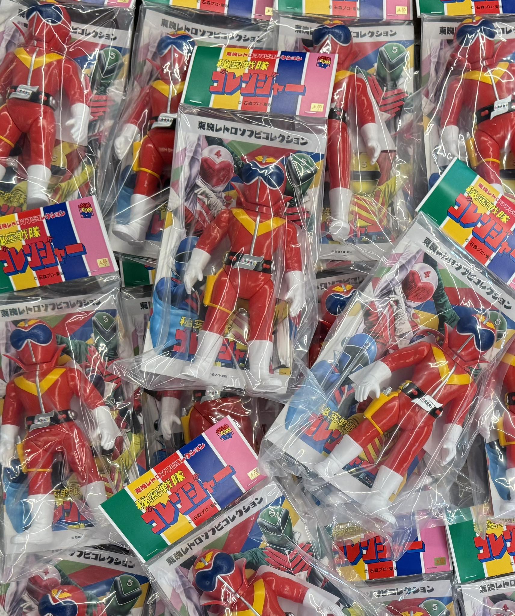Sold out 本日新商品発売！ MEDICOM TOY 秘密戦隊ゴレンジャー アカ 
