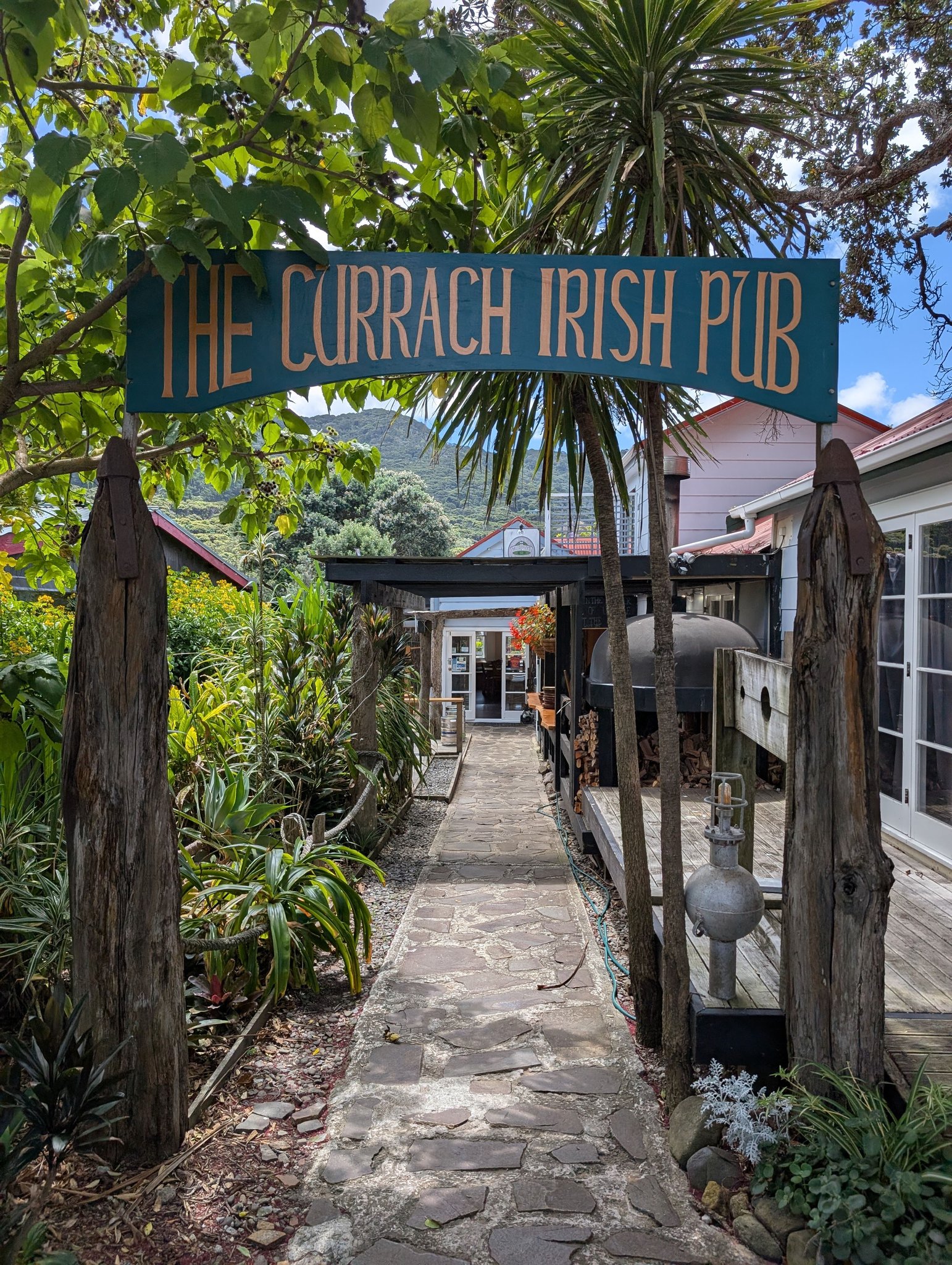 Currach Irish Pub & The Innkeeper's Lodge | Tryphena