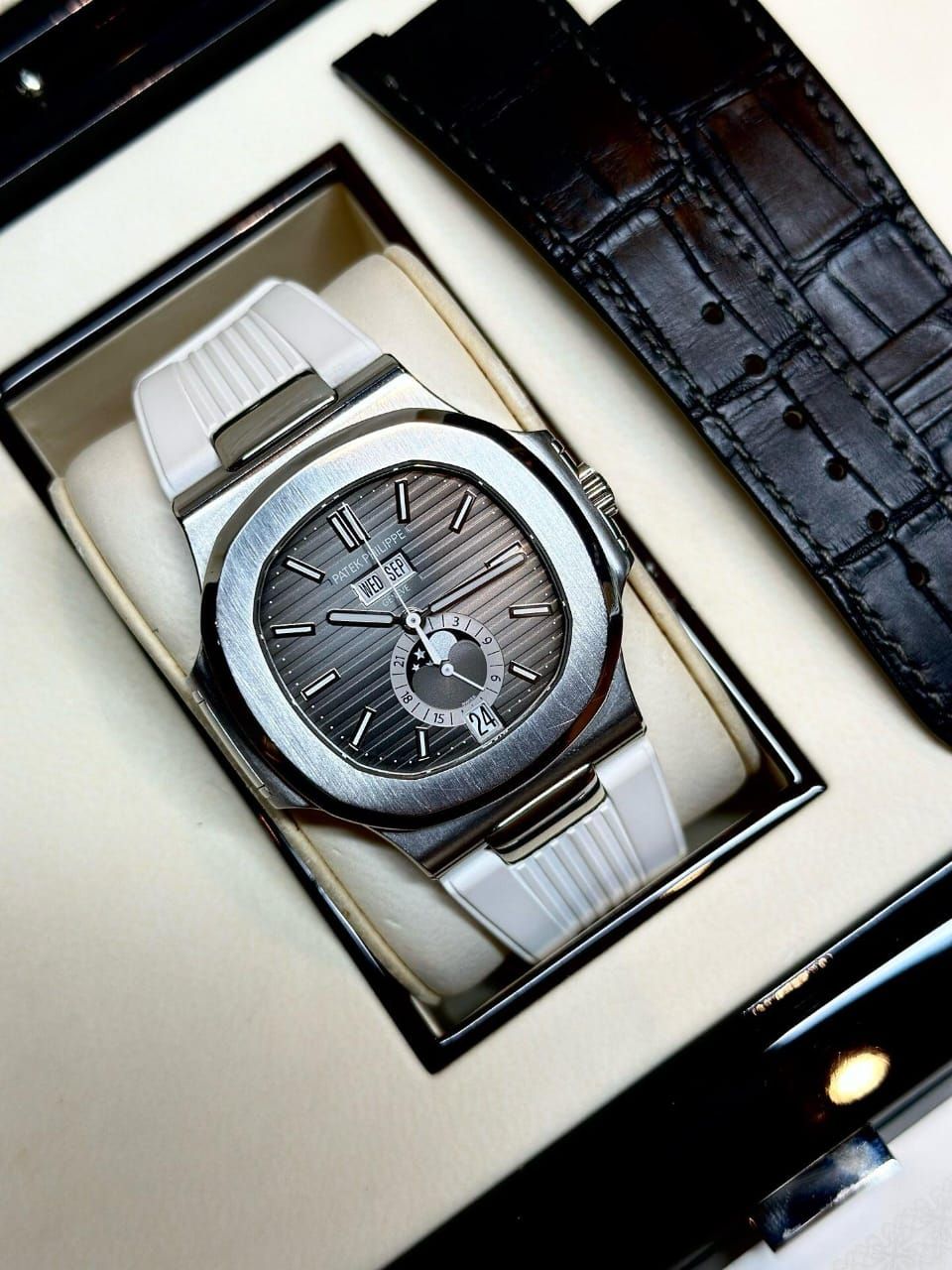 📣 Pre Owned Hublot Classic Fusion Zirconium 42mm 501.ZX.1170.RX