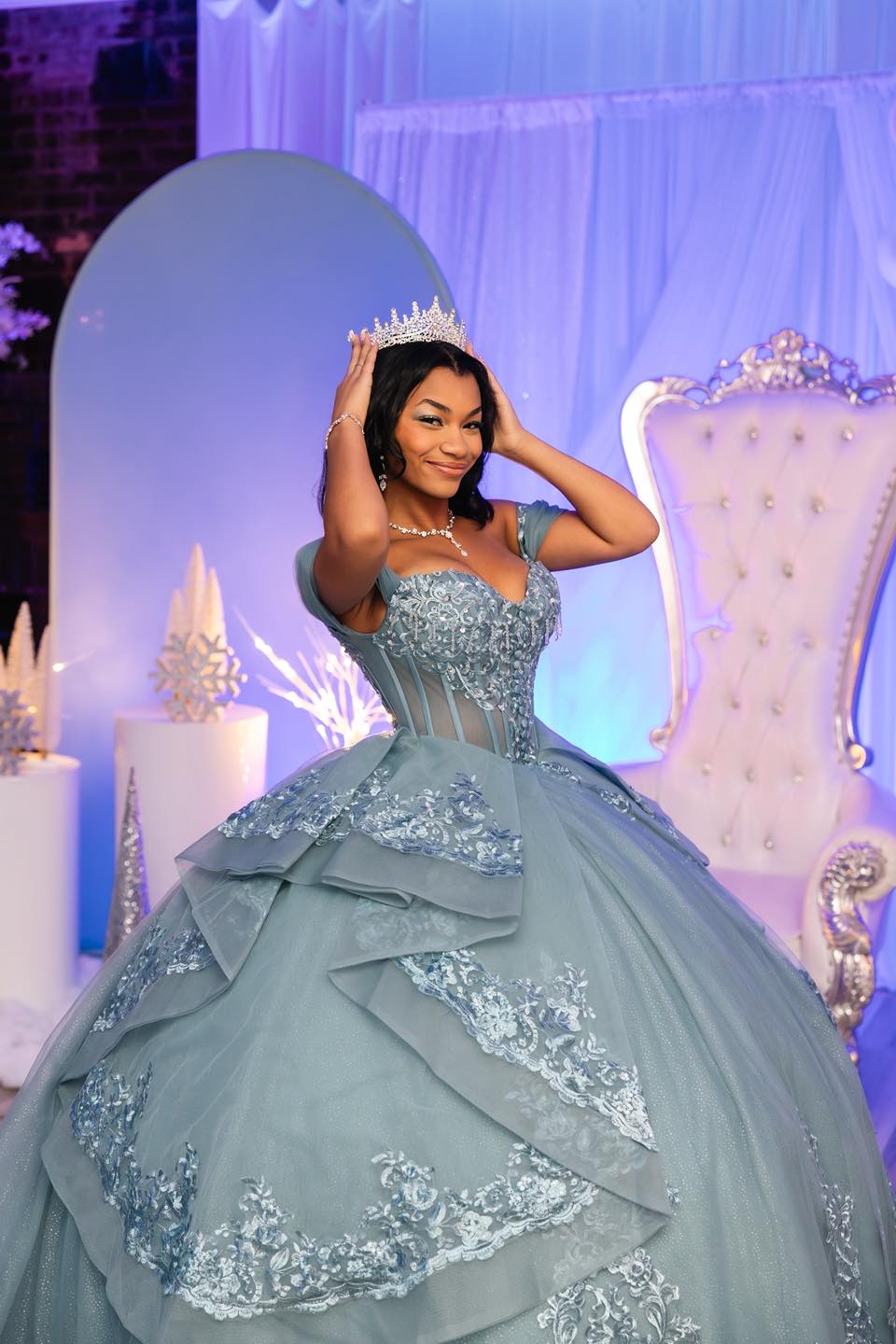 sweet 16 dresses winter wonderland Natalie's ❄️ Venue: The Rivington Venue Photography: smoothimagedri Size:55 S this gown ensures you style2-skirt Alternative Blue Bridesmaid Dresses