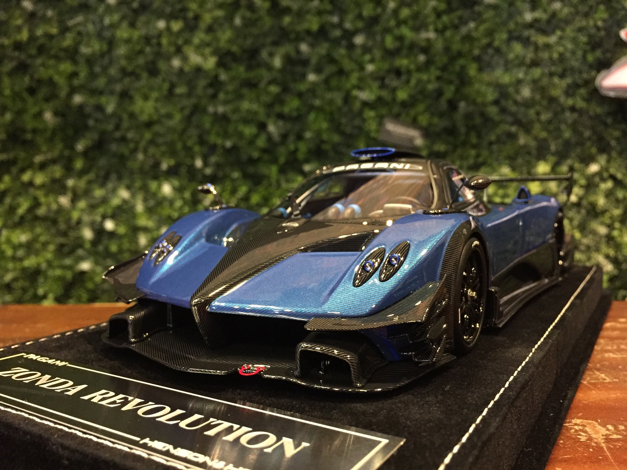HH-Model 新到貨New Arrivals! 1/18 Pagani Zonda Revolucion EVO