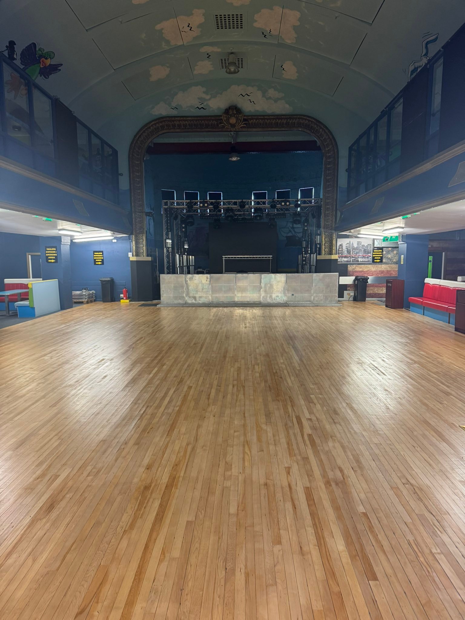 The Ultimate 90's Rave