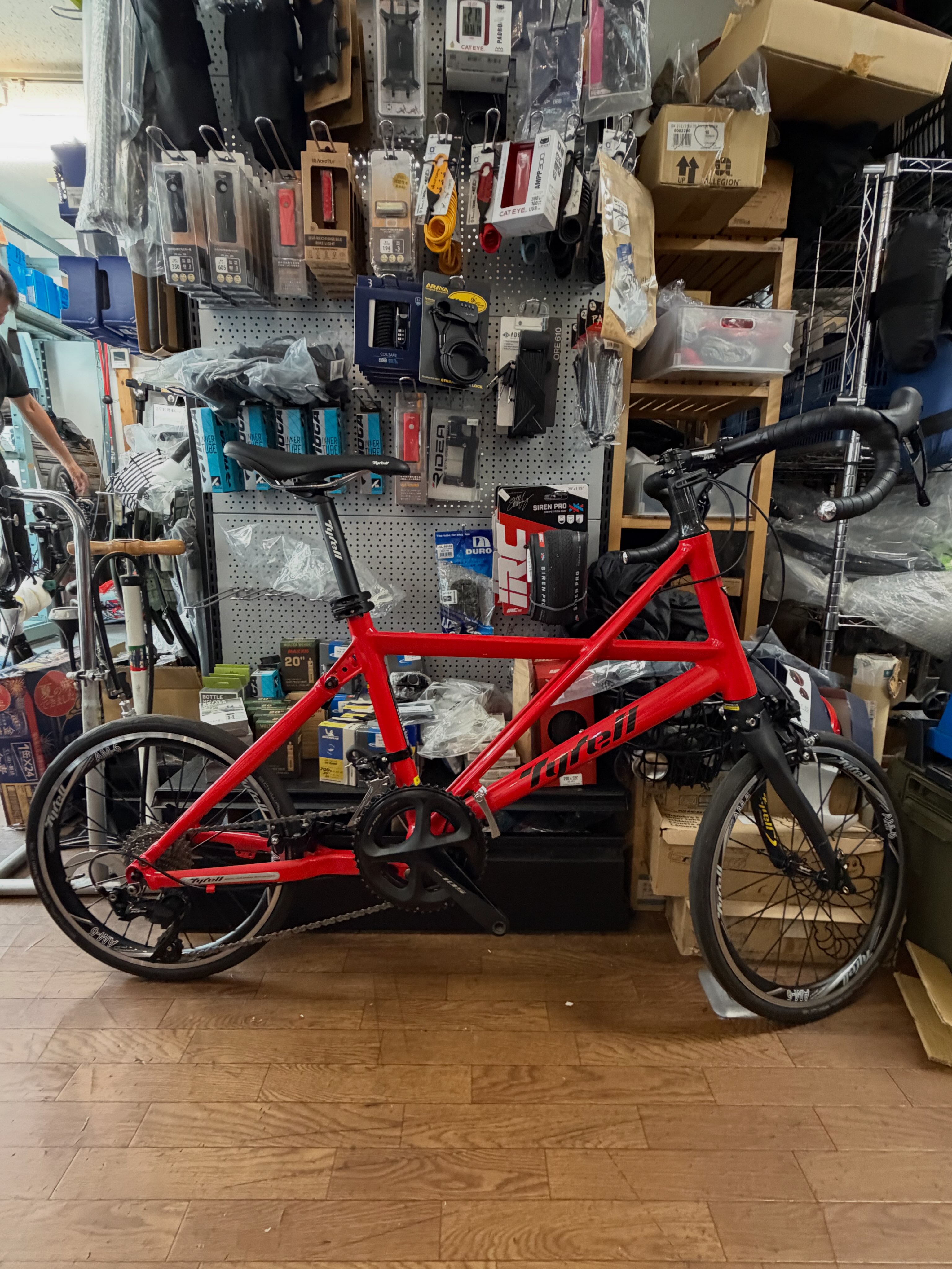 TERN Verge N8ブルー最終入荷です。 その他店頭にマットブラック